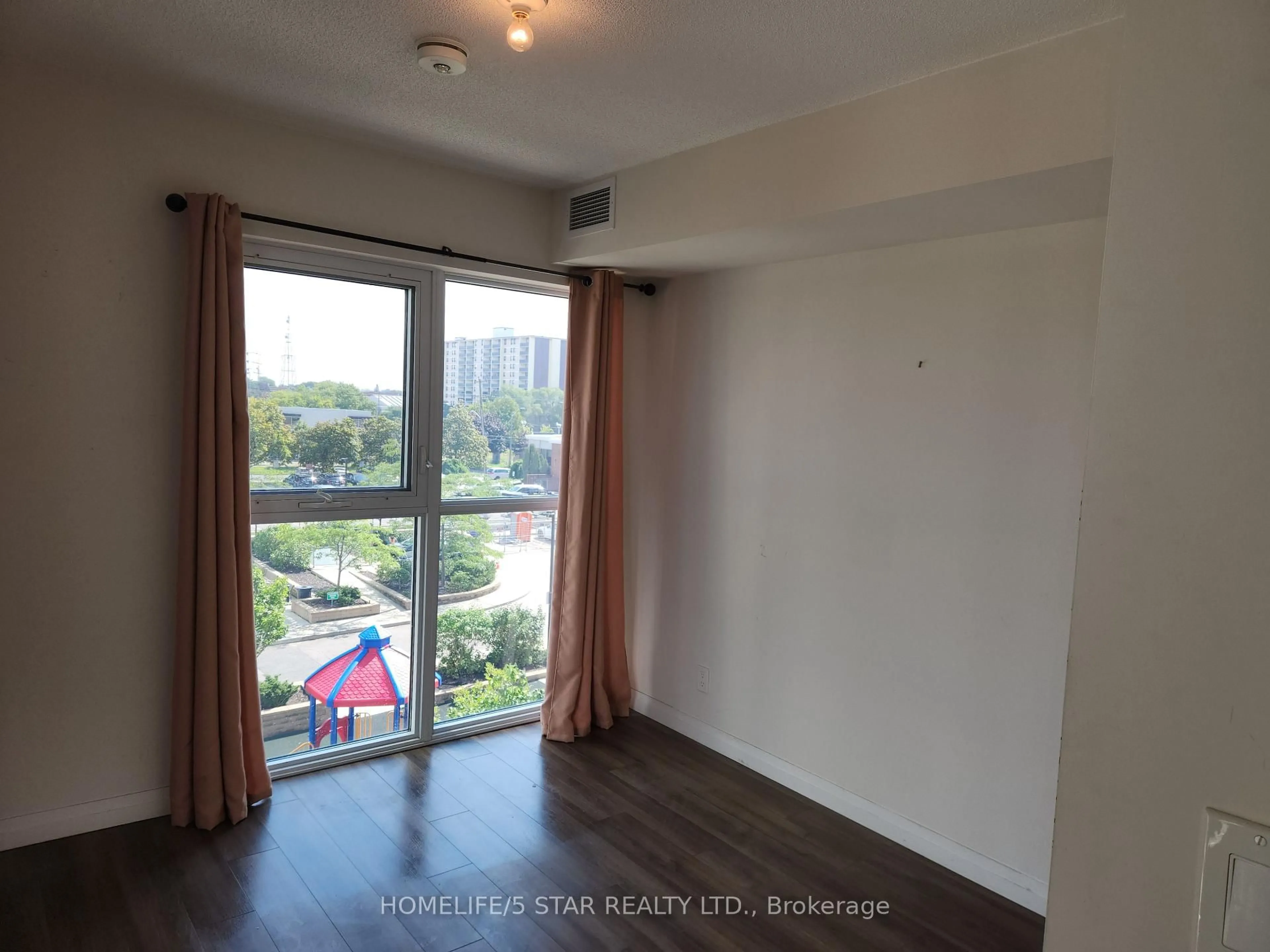 A pic of a room for 2150 Lawrence Ave #312, Toronto Ontario M1R 3A7