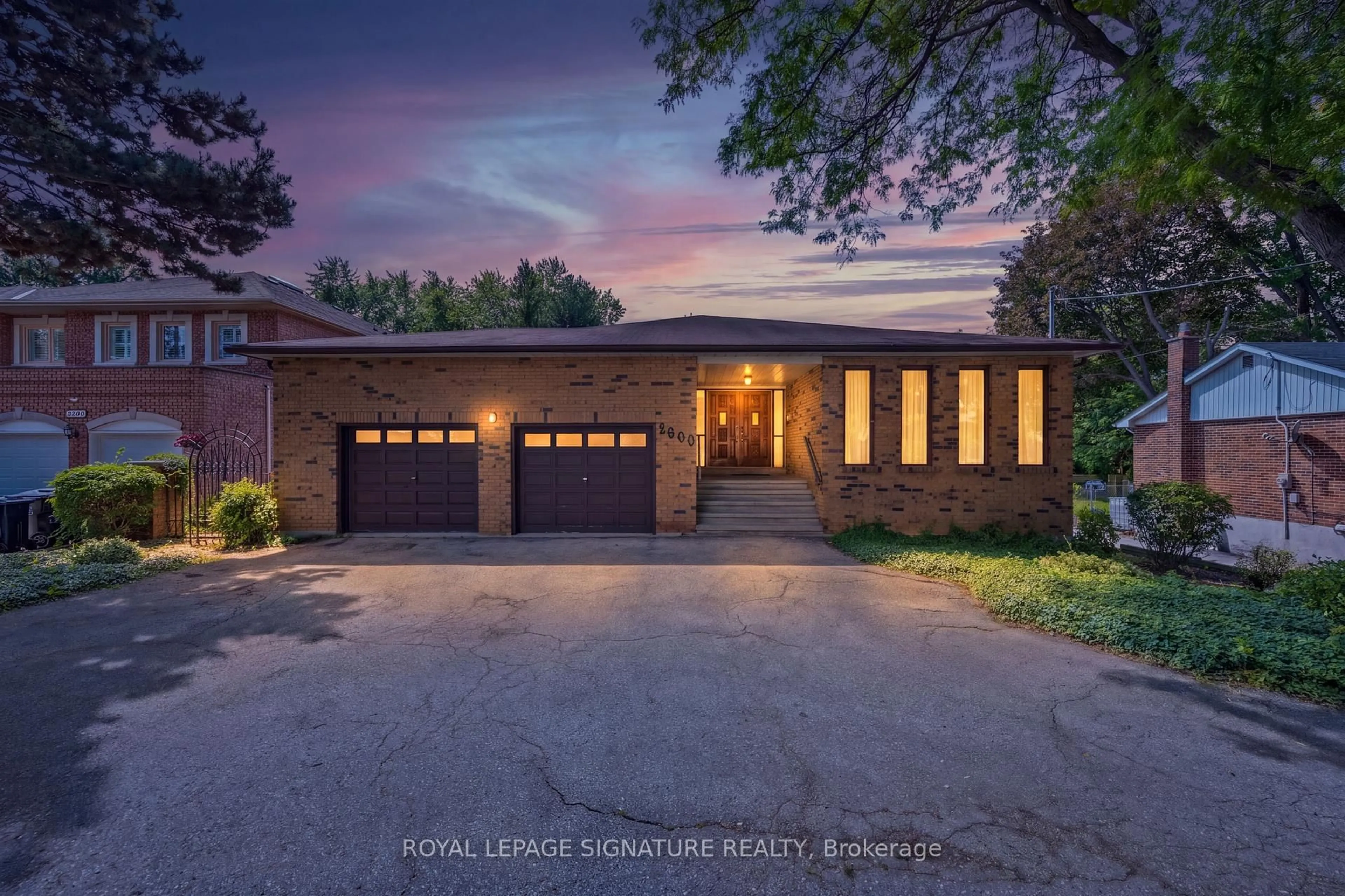 Home with brick exterior material, street for 2600 Kennedy Rd, Toronto Ontario M1T 3H1