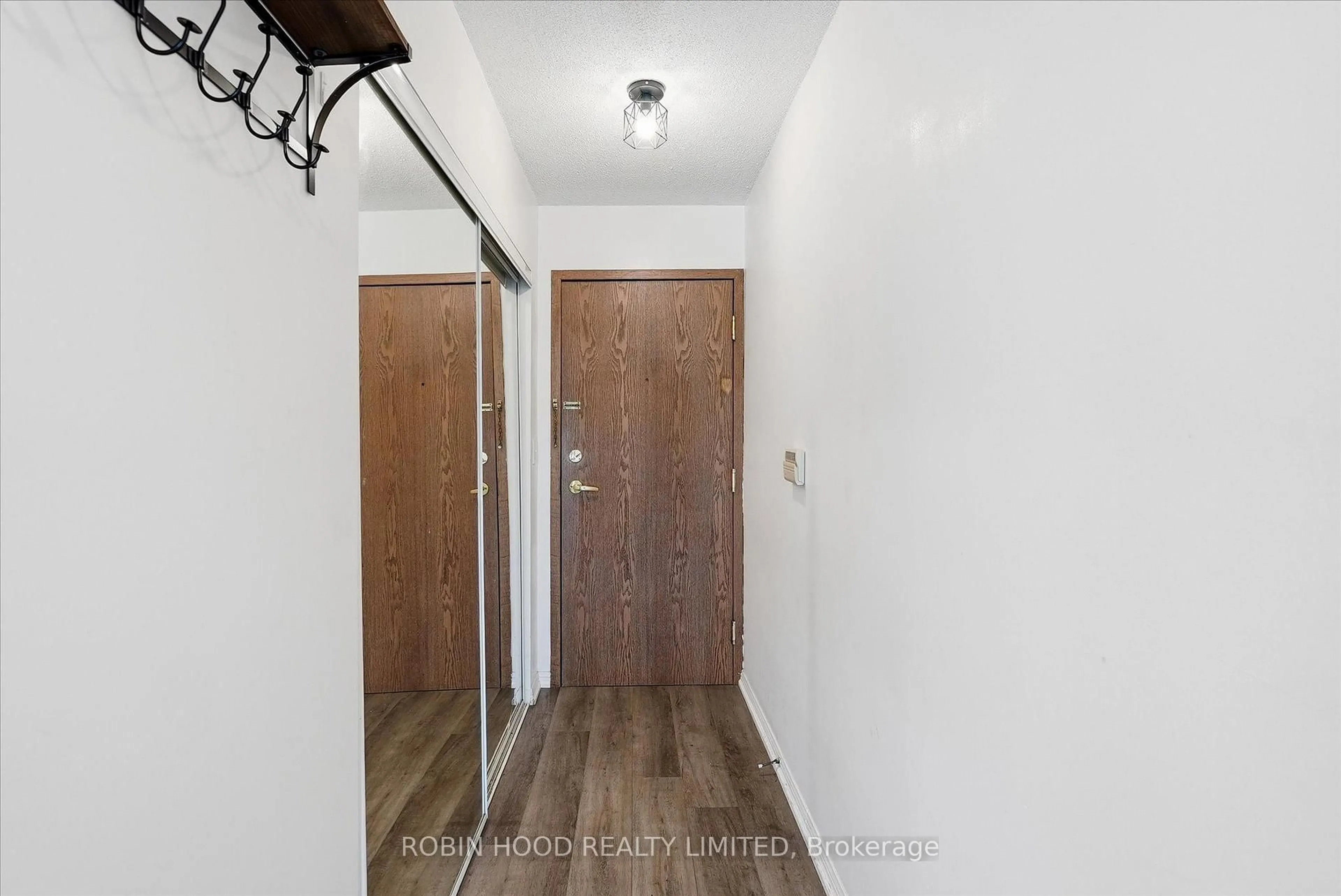 Indoor entryway for 11 Lee Centre Dr #PH109, Toronto Ontario M1H 3J5