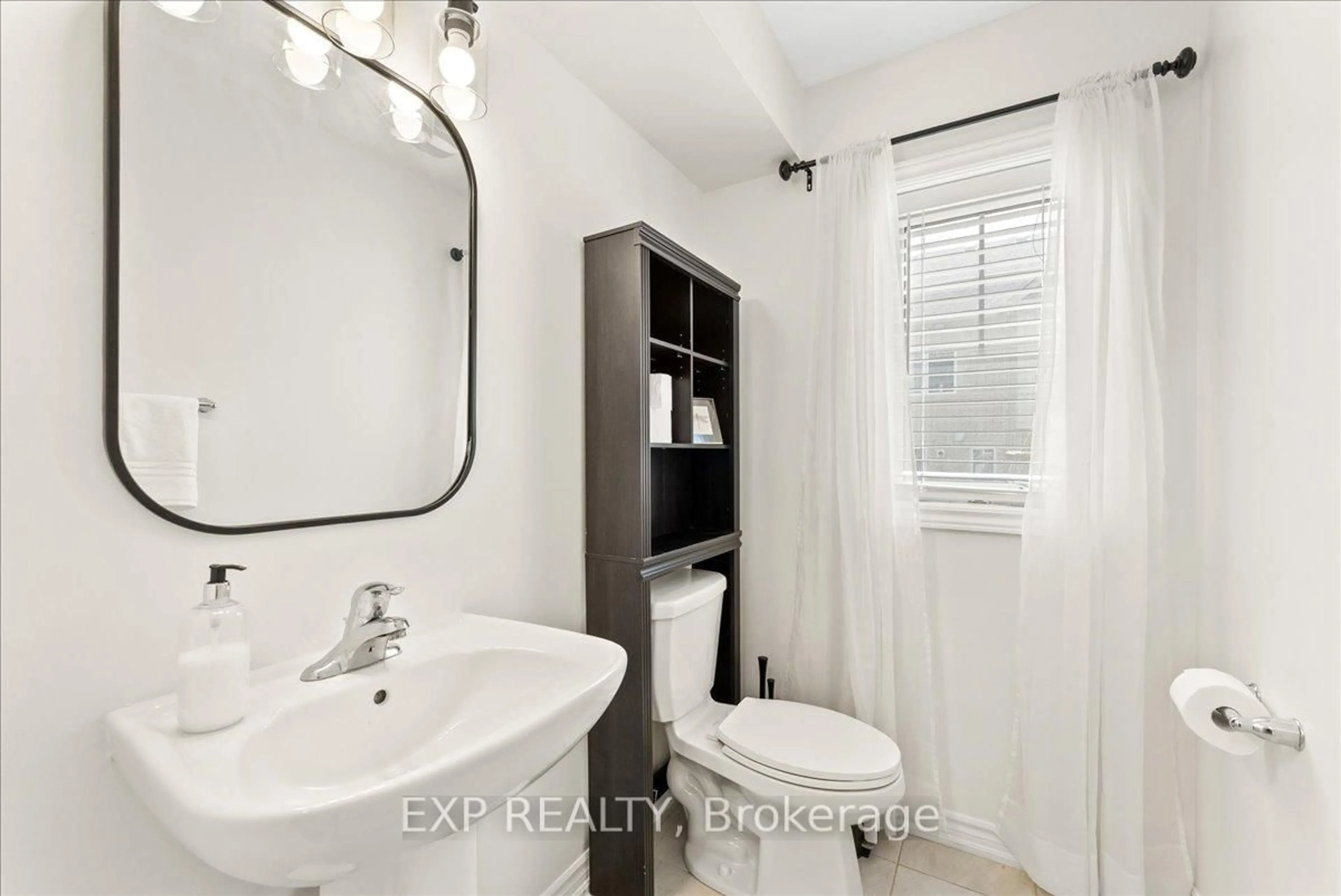Standard bathroom, ceramic/tile floor for 2500 Hill Rise Crt #83, Oshawa Ontario L1L 0M6