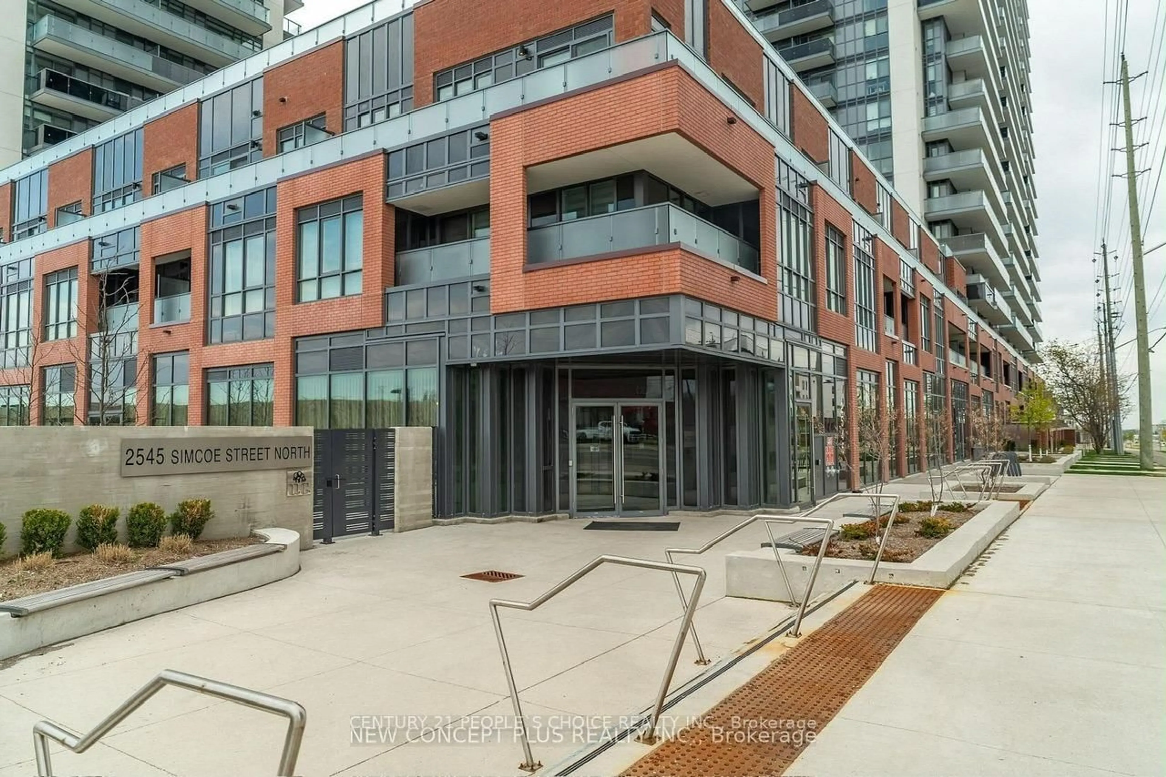 Unknown for 2545 Simcoe St #306, Oshawa Ontario L1L 0W3