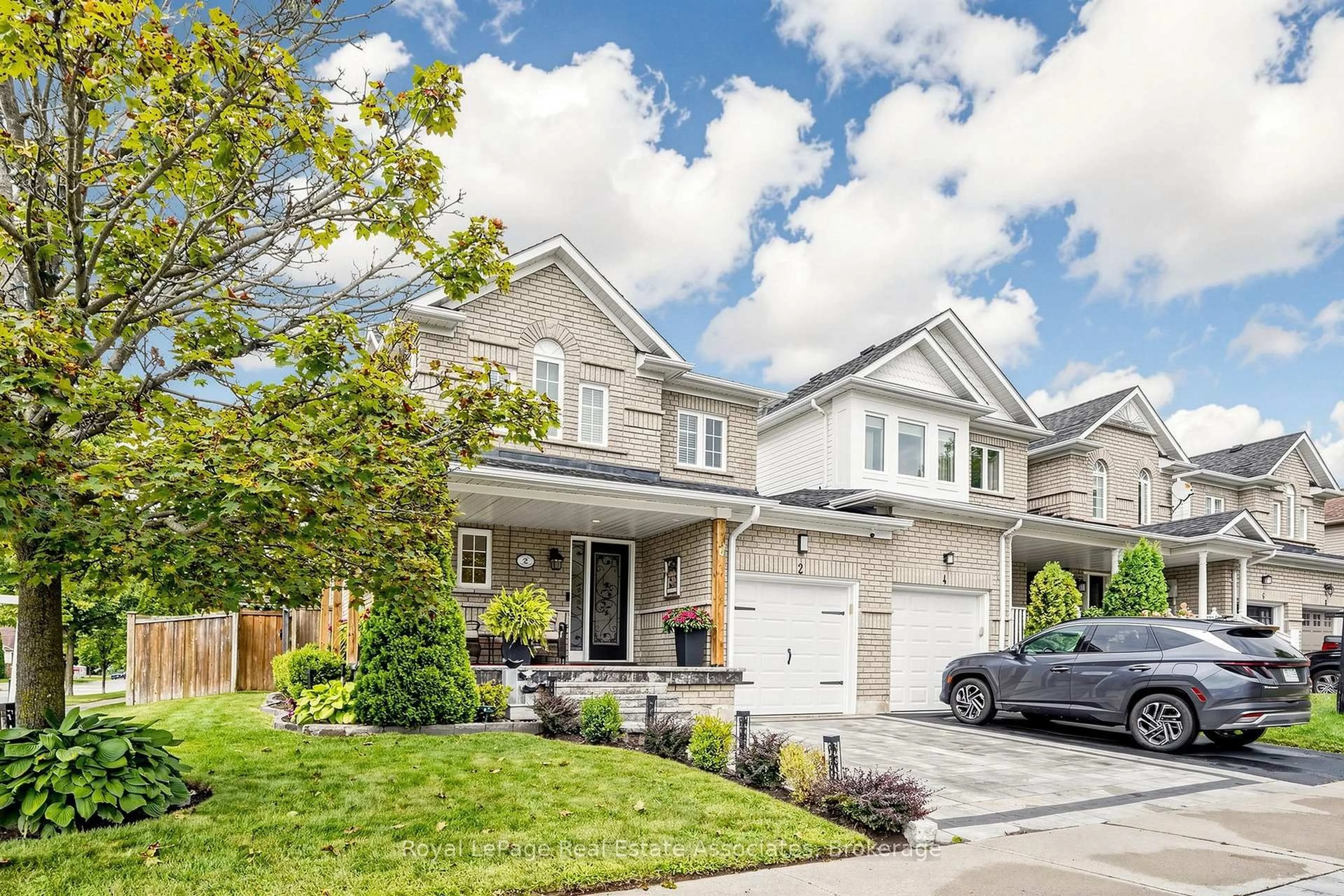 Unknown for 2 Primeau Ave, Whitby Ontario L1M 2B7