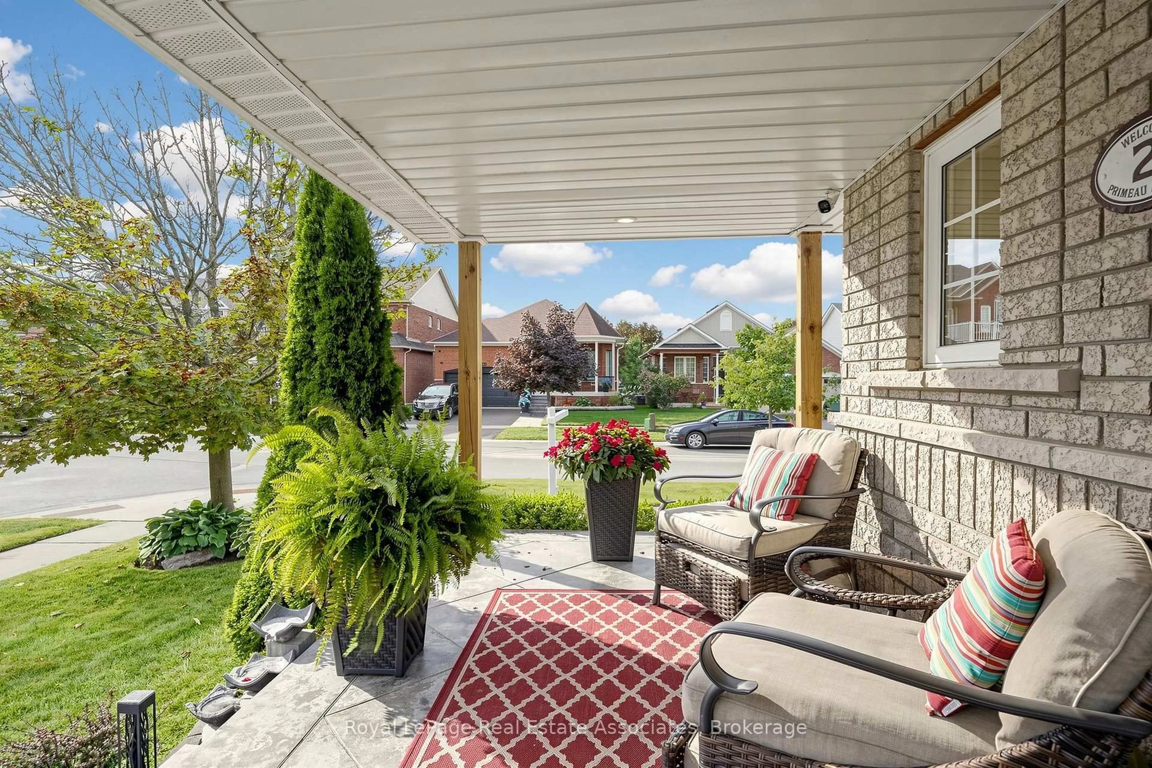 Patio, street for 2 Primeau Ave, Whitby Ontario L1M 2B7