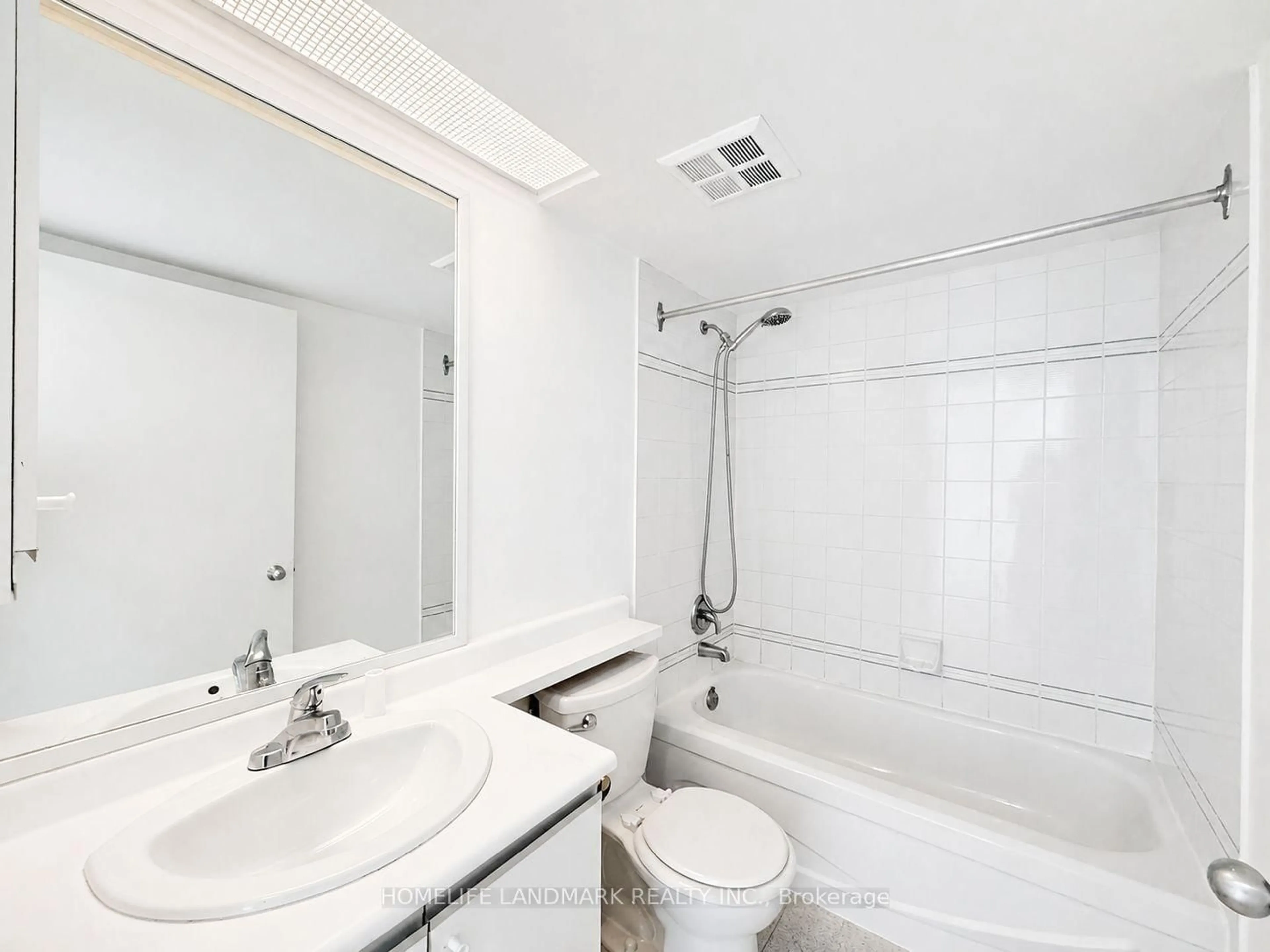 Standard bathroom, unknown for 2460 Eglinton Ave #917, Toronto Ontario M1K 5J7