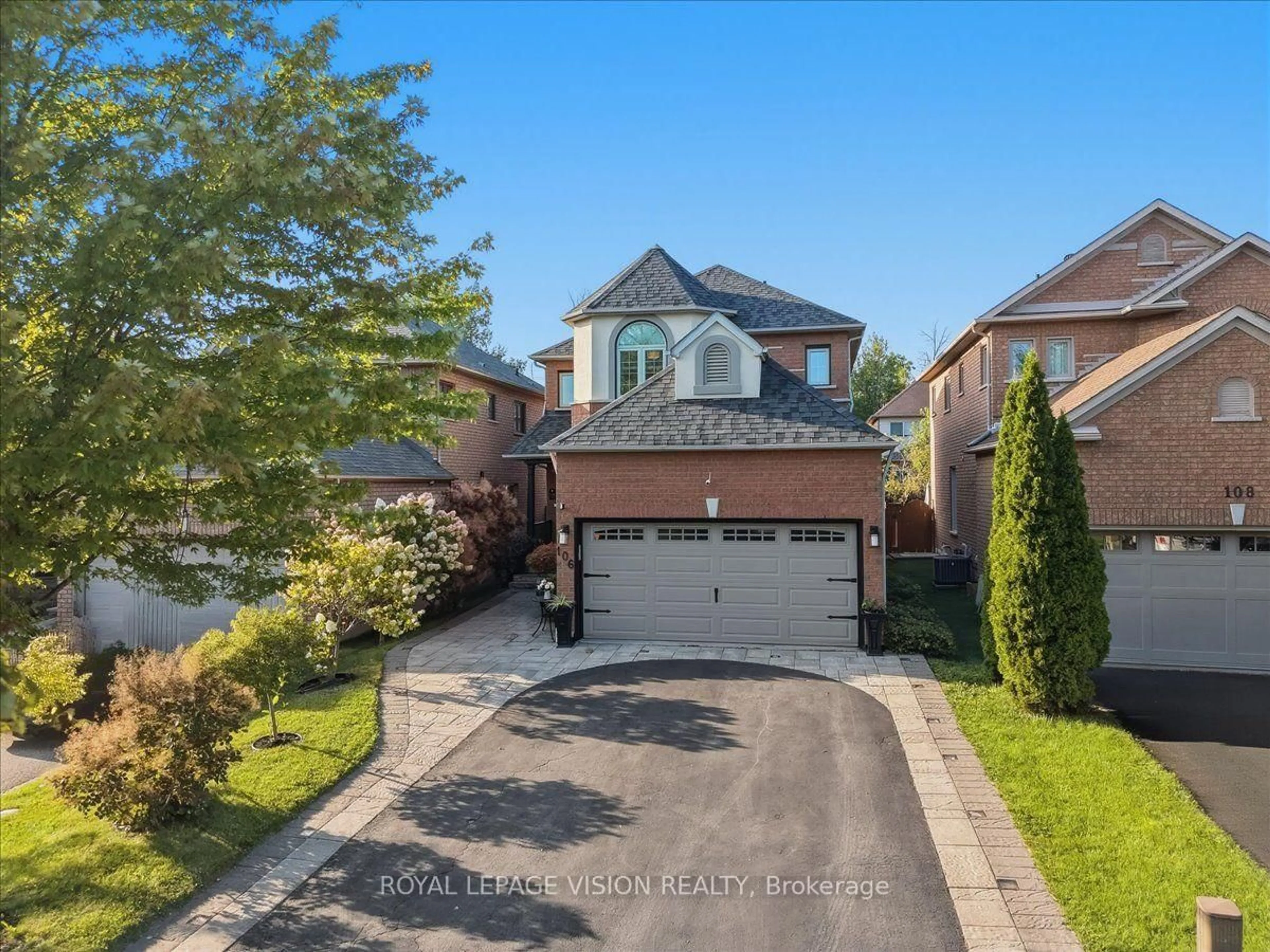 A pic from outside/outdoor area/front of a property/back of a property/a pic from drone, street for 106 Copley St, Pickering Ontario L1V 6V6