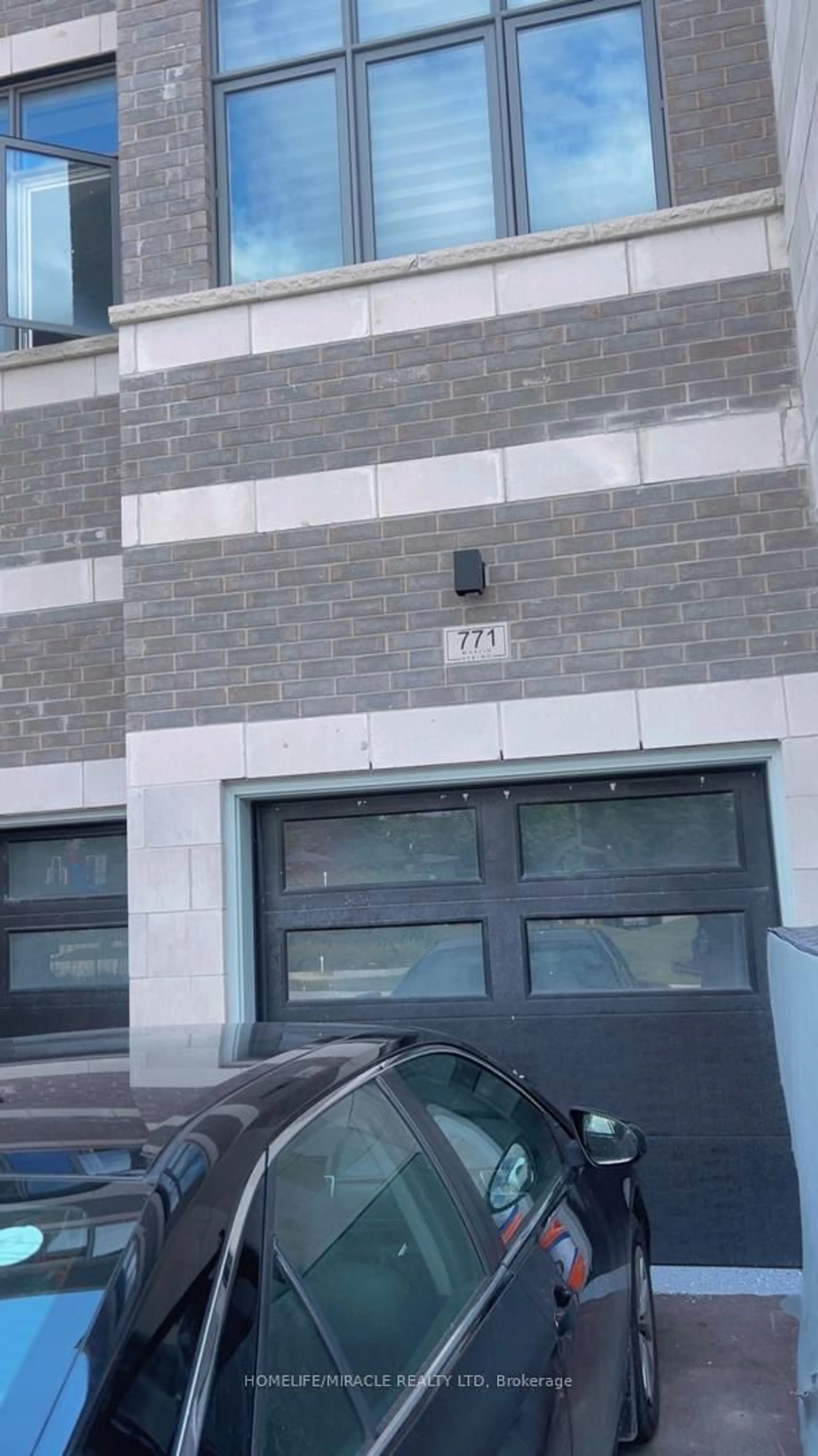 Unknown for 771 Chinook Path, Oshawa Ontario L1H 0A7