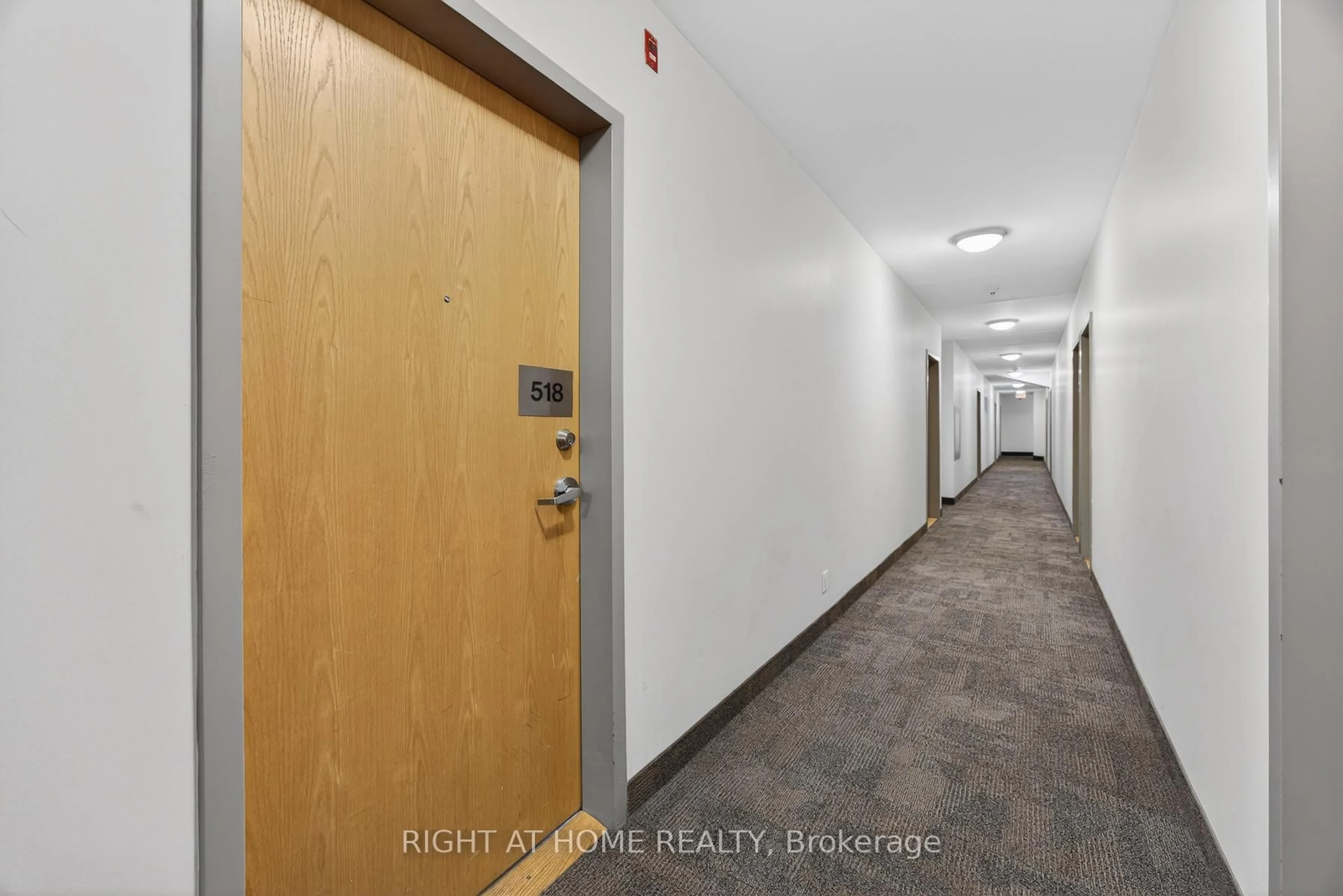 Unknown for 44 Bond St #518, Oshawa Ontario L1G 6R2