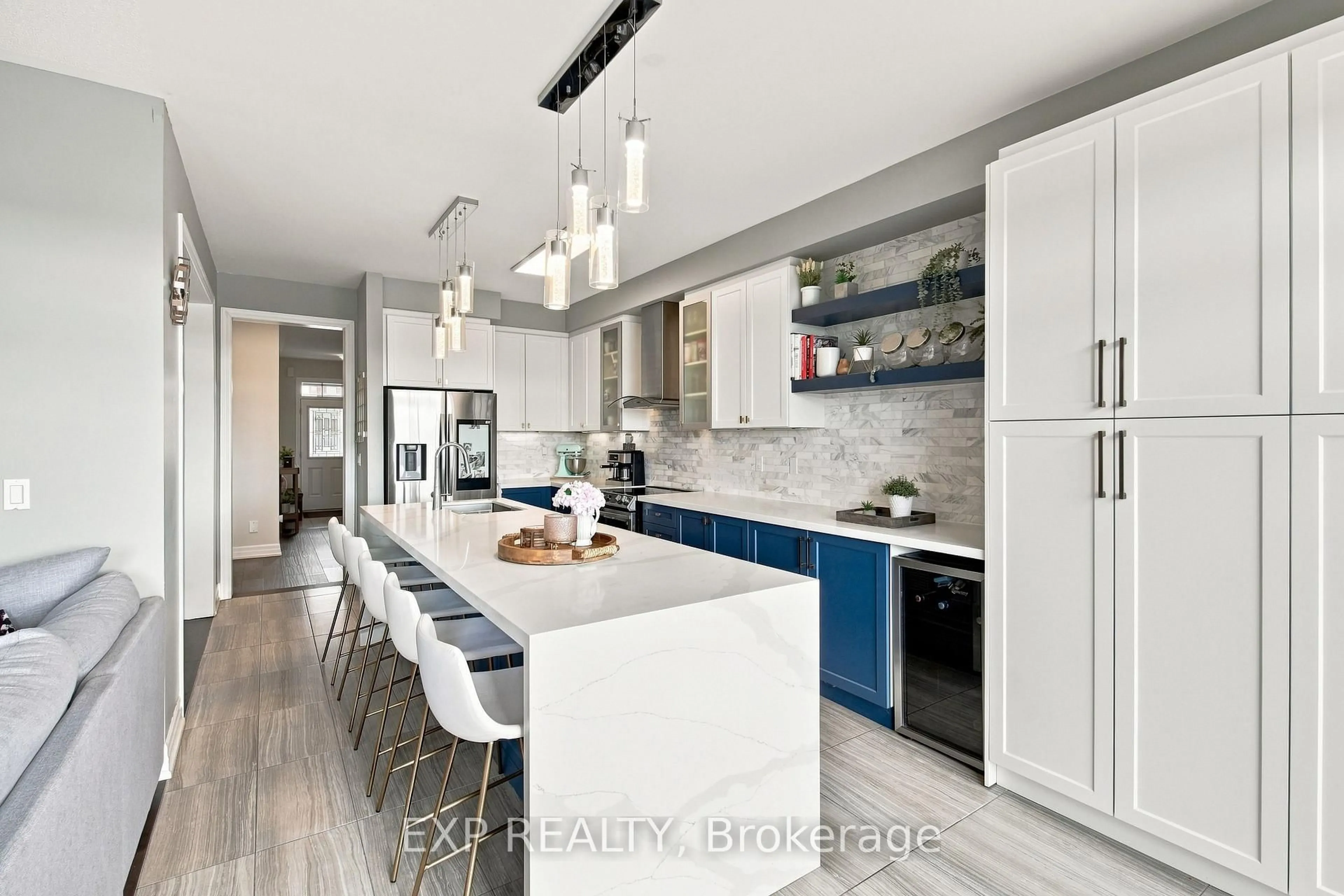 Open concept kitchen, unknown for 39 Purdy Pl, Clarington Ontario L1C 0V2