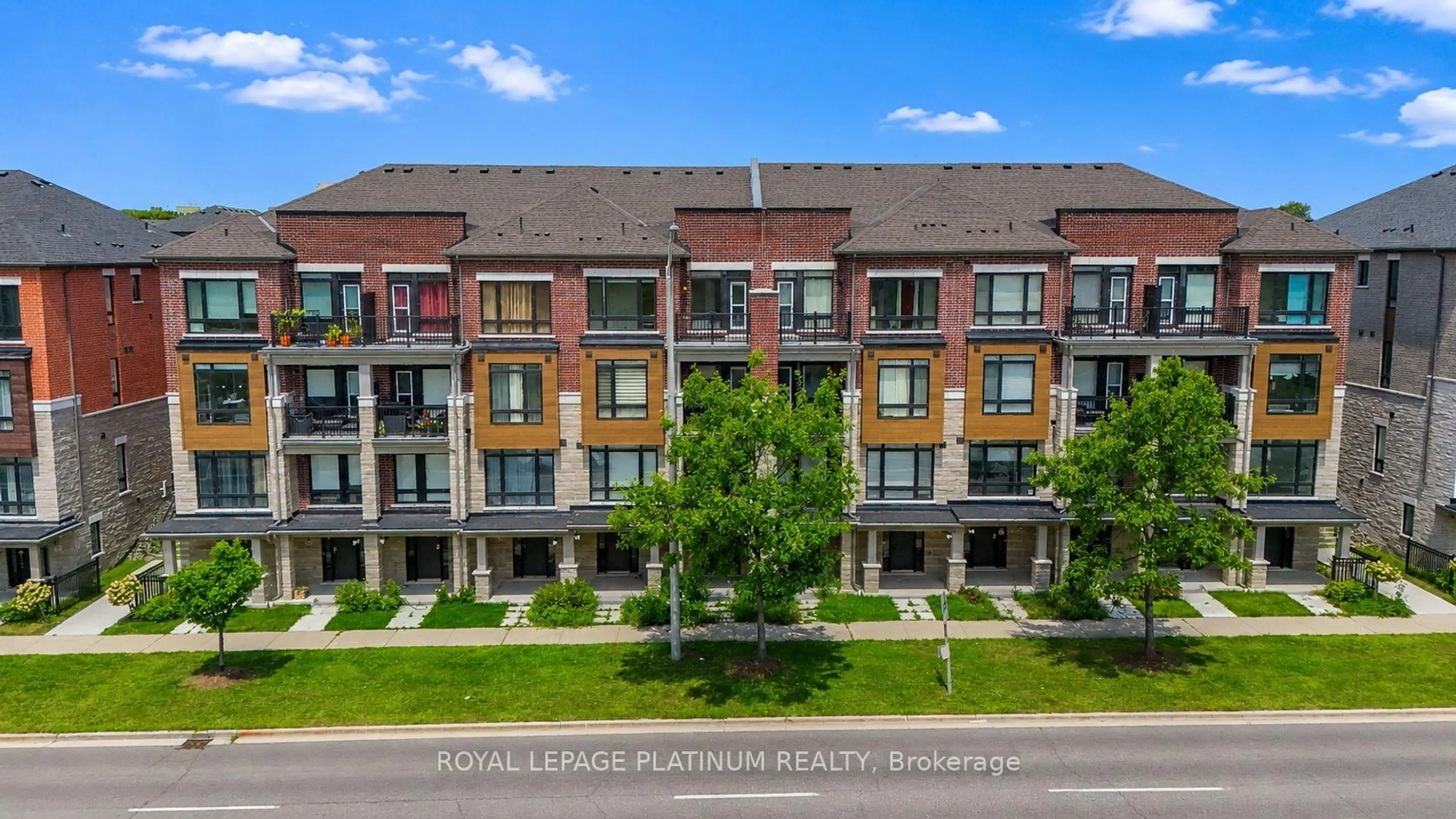 A pic from outside/outdoor area/front of a property/back of a property/a pic from drone, unknown for 444 Salem Rd, Ajax Ontario L1S 0G9