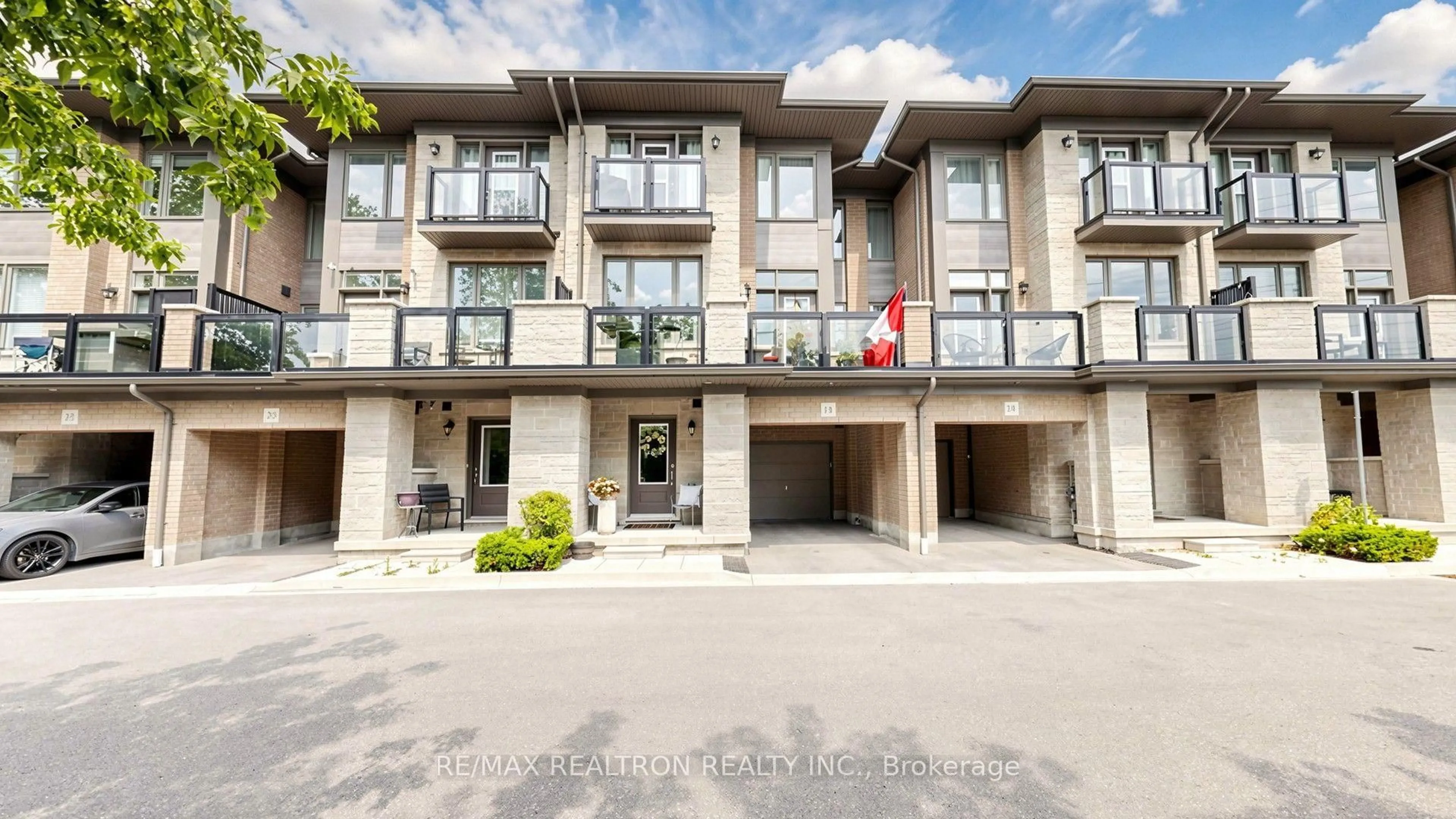 Patio, building for 1956 Altona Rd #19, Pickering Ontario L1V 1M7
