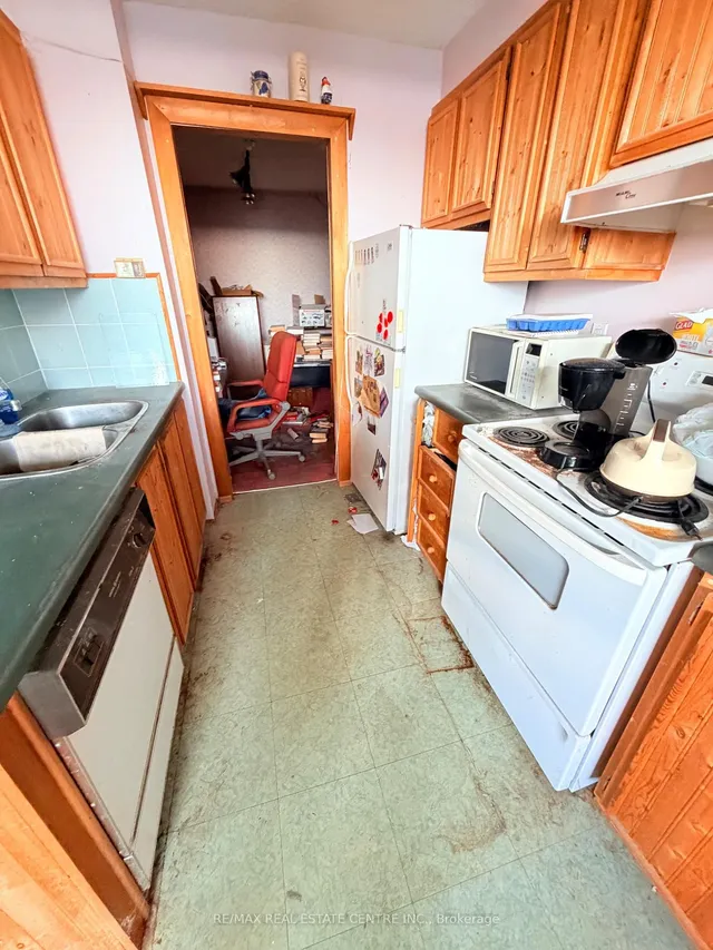92 Church St #710, Ajax 4