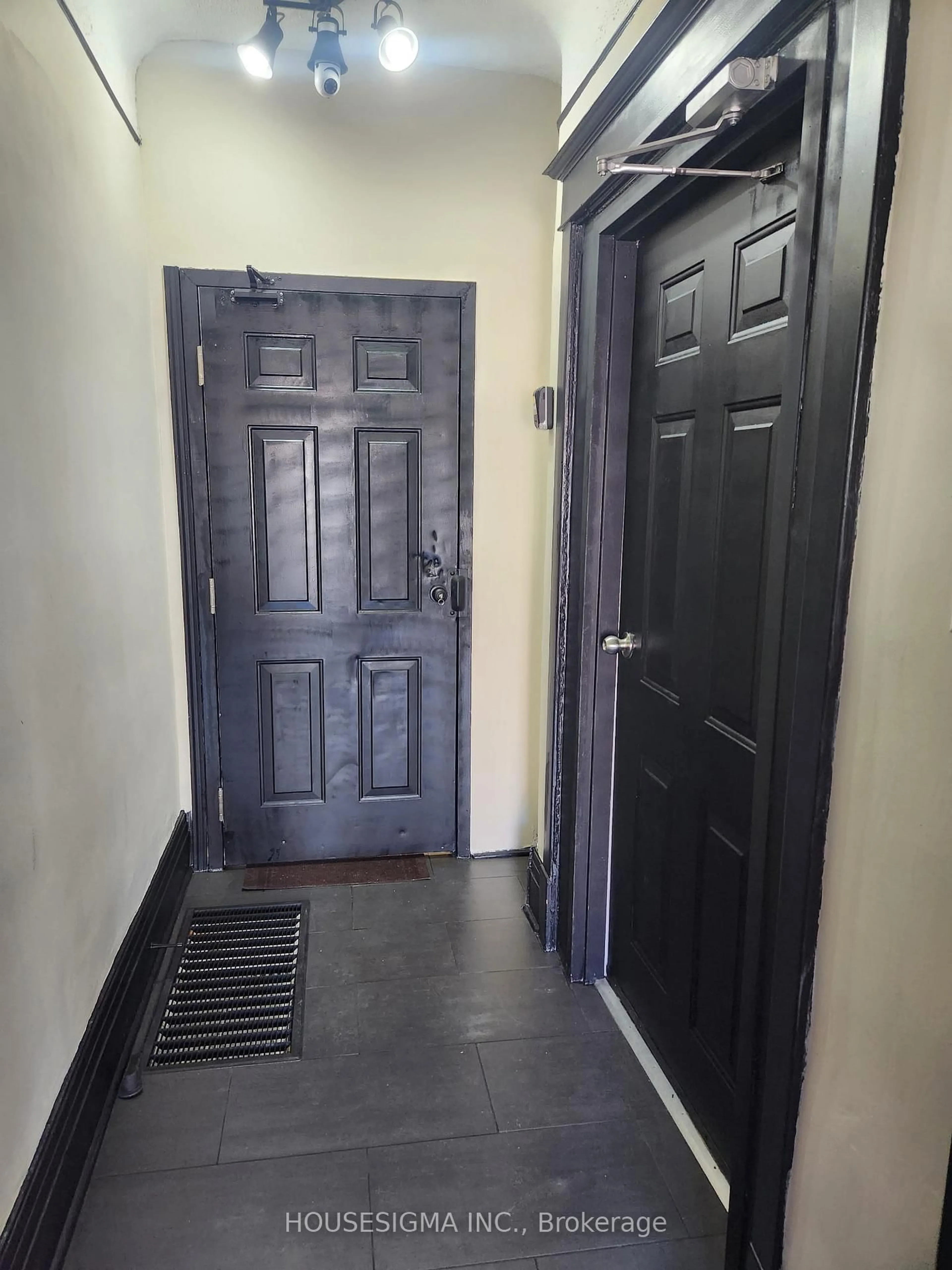 Unknown for 256 Woodbine Ave, Toronto Ontario M4L 3P2
