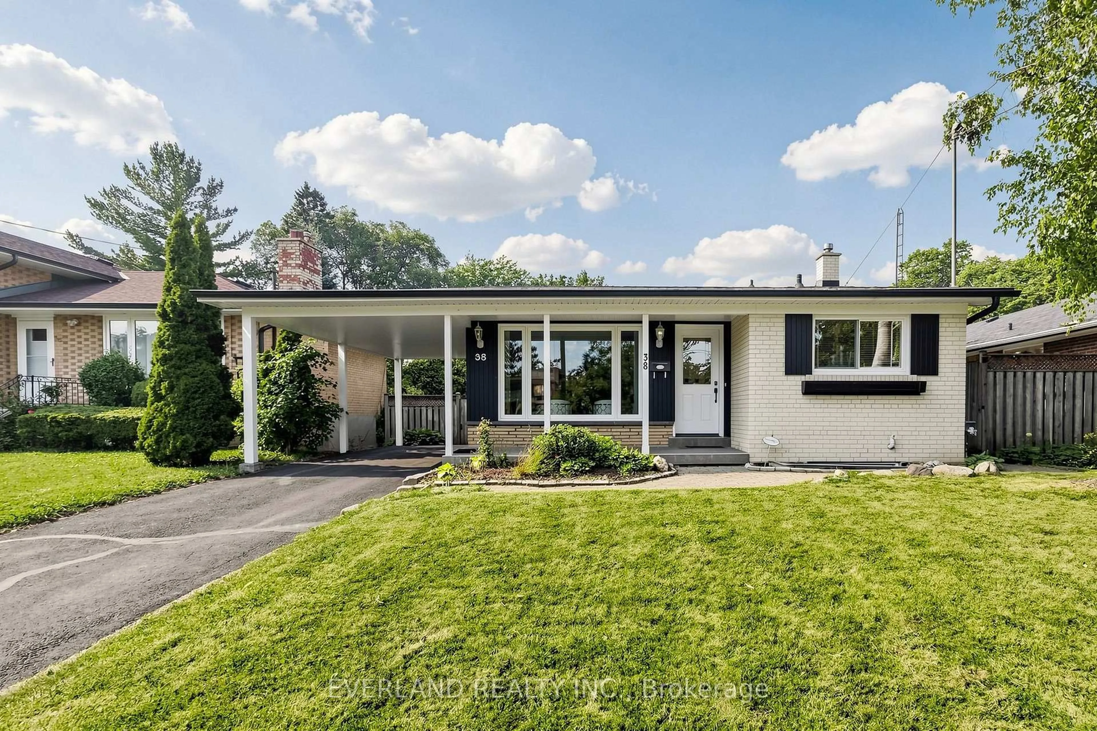 Home with vinyl exterior material, street for 38 Six Nations Ave, Toronto Ontario M1H 1R5