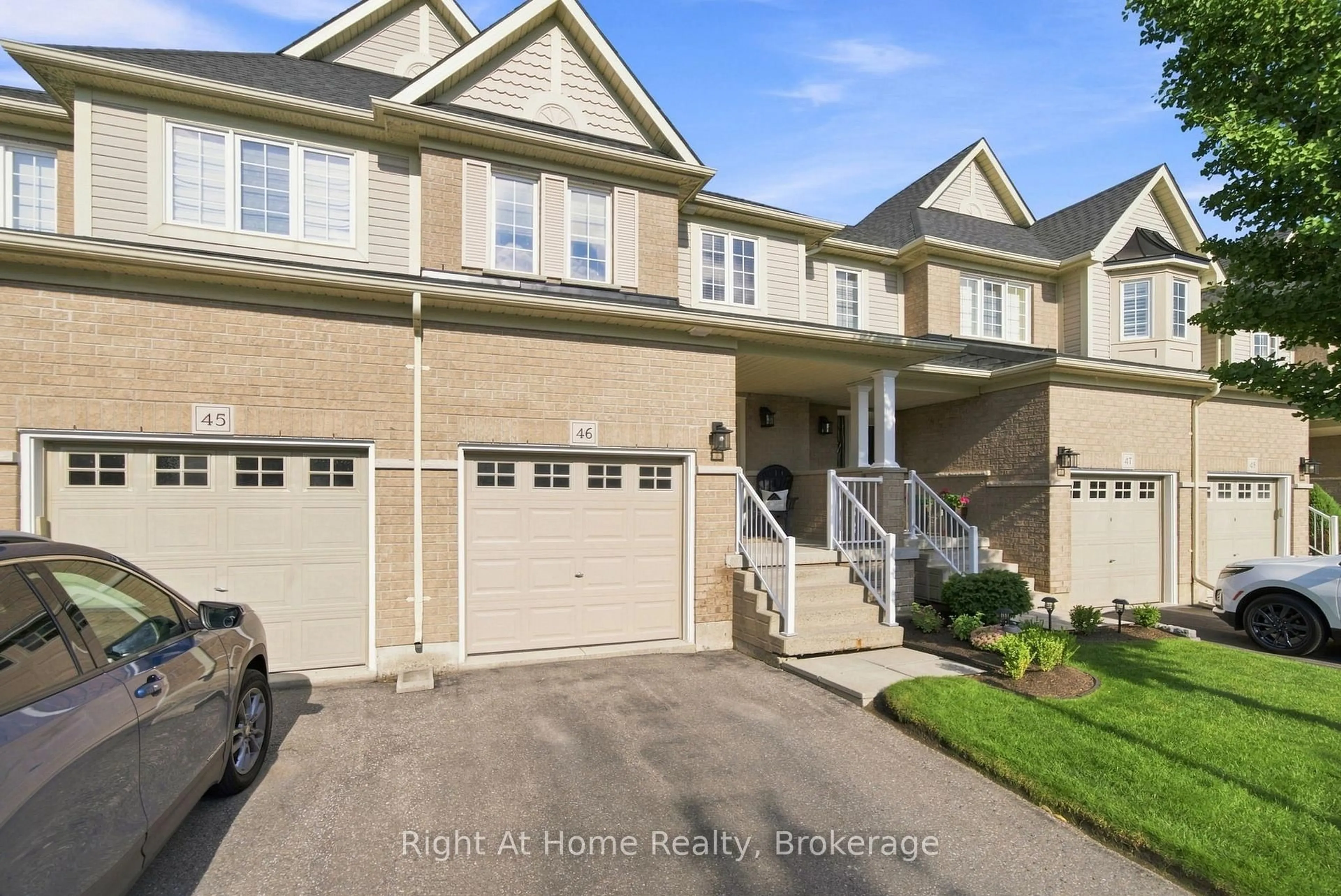A pic from outside/outdoor area/front of a property/back of a property/a pic from drone, street for 460 Woodmount Dr #46, Oshawa Ontario L1K 0K4