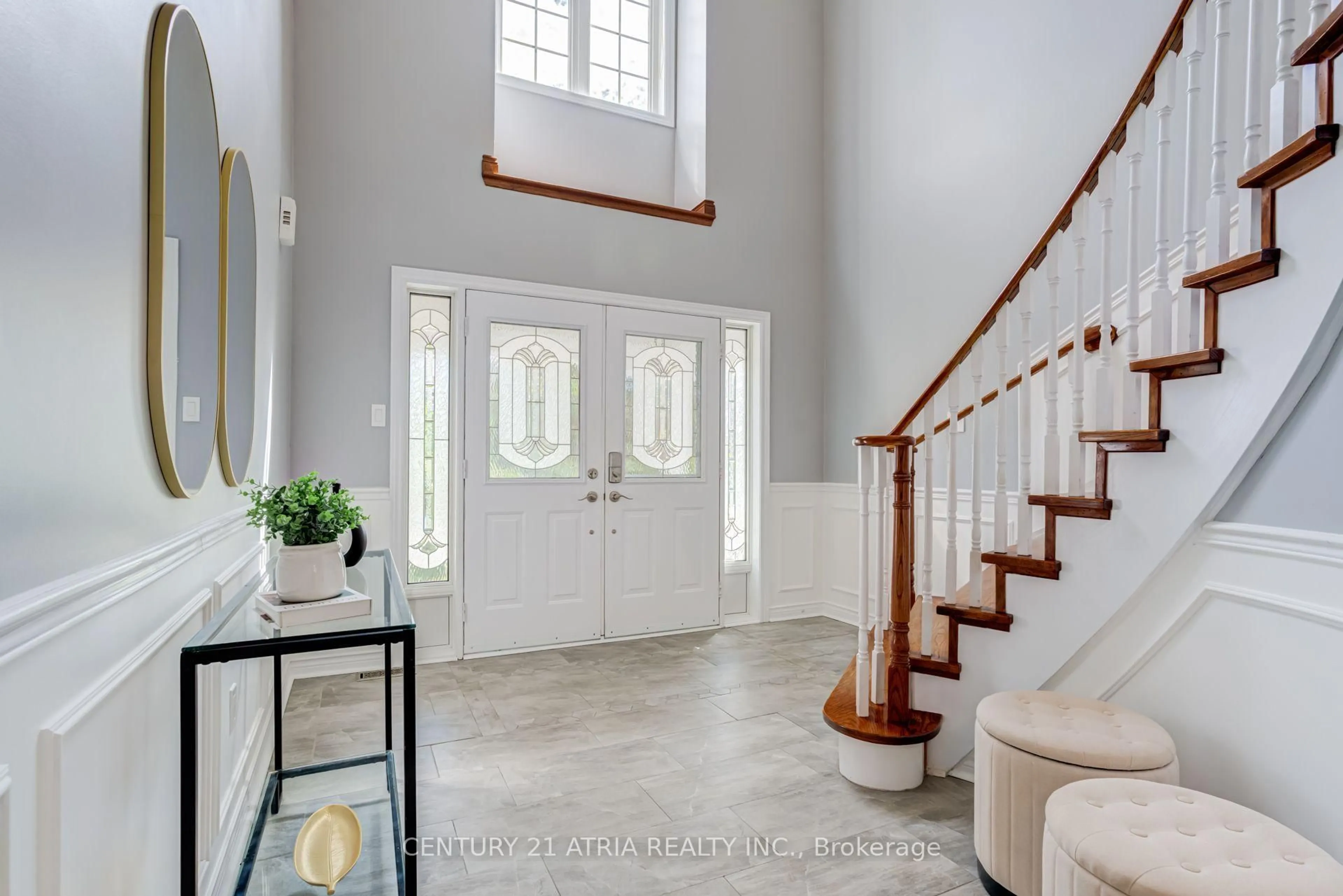 Indoor entryway for 14 Robert Attersley Dr, Whitby Ontario L1R 3E3