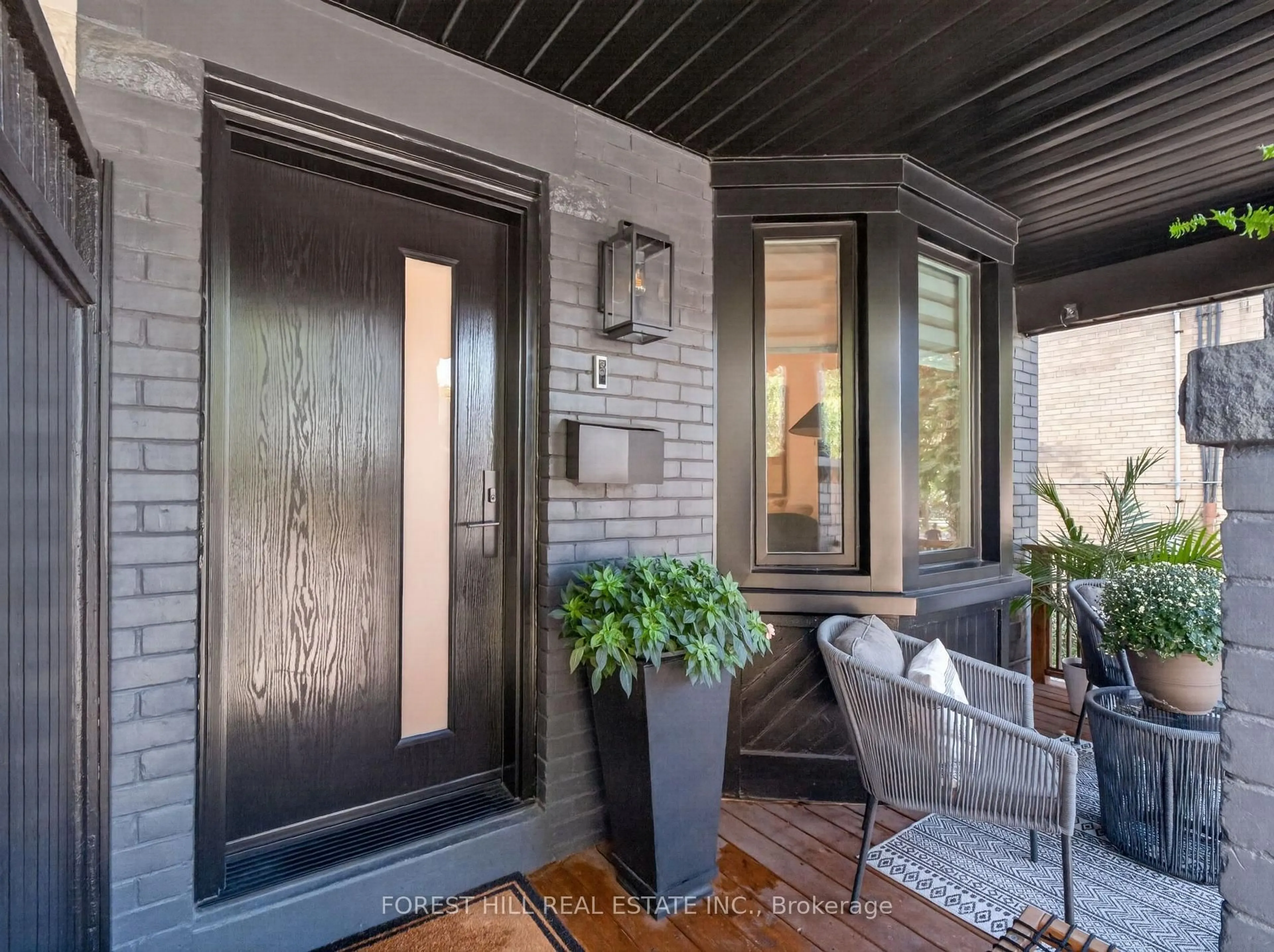 Indoor entryway for 139 Gamble Ave, Toronto Ontario M4J 2P2
