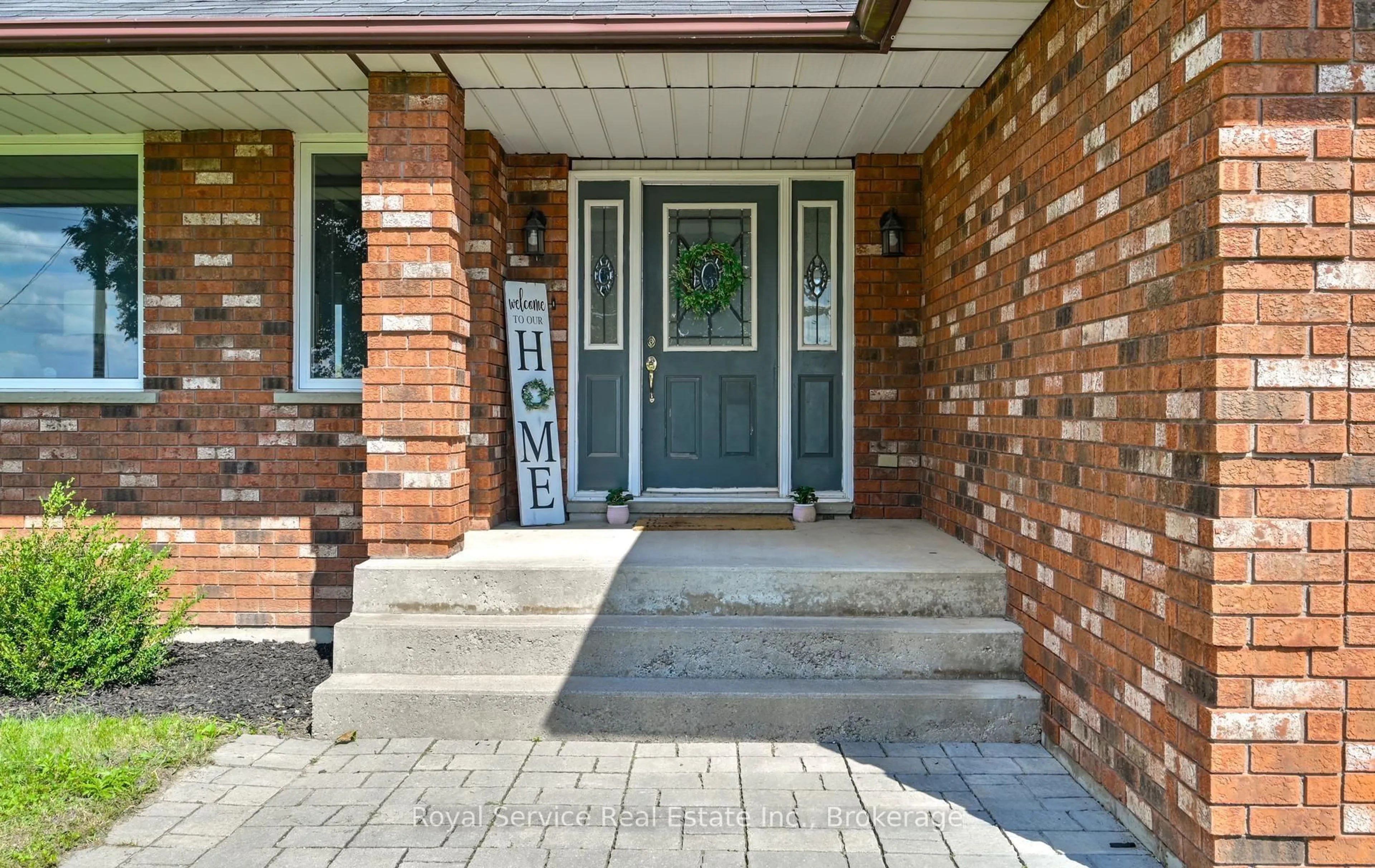 Indoor entryway for 429 Regional Road 42 Rd, Clarington Ontario L1B 0T9