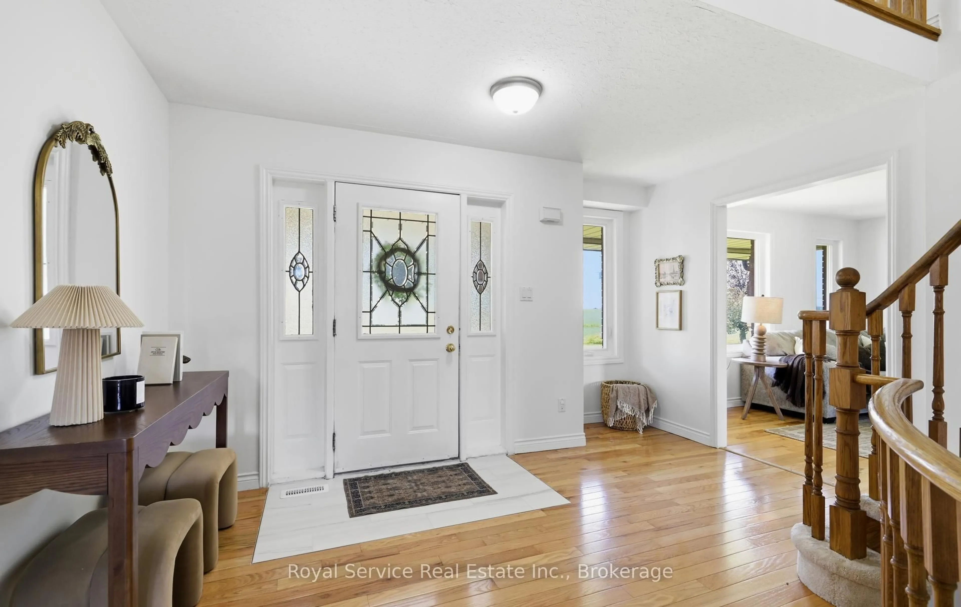 Indoor entryway for 429 Regional Road 42 Rd, Clarington Ontario L1B 0T9