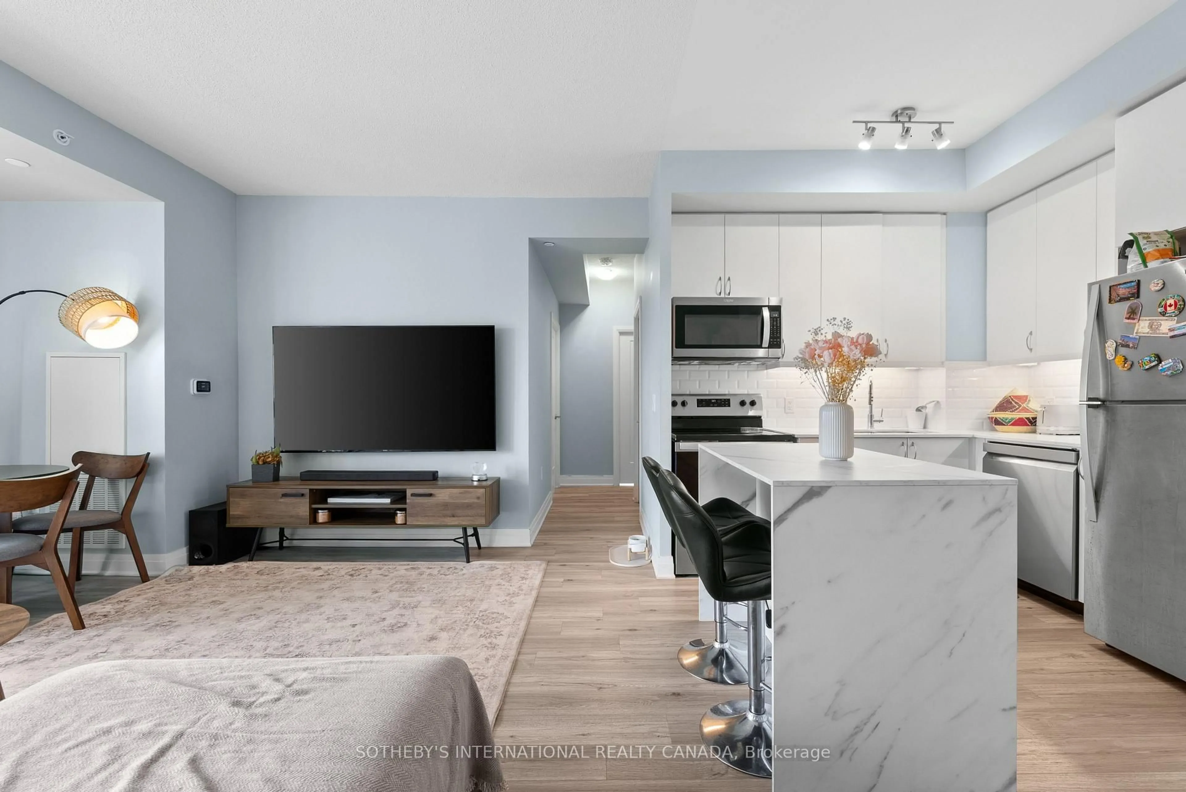 Open concept kitchen, unknown for 3220 Sheppard Ave #809, Toronto Ontario M1T 0B7