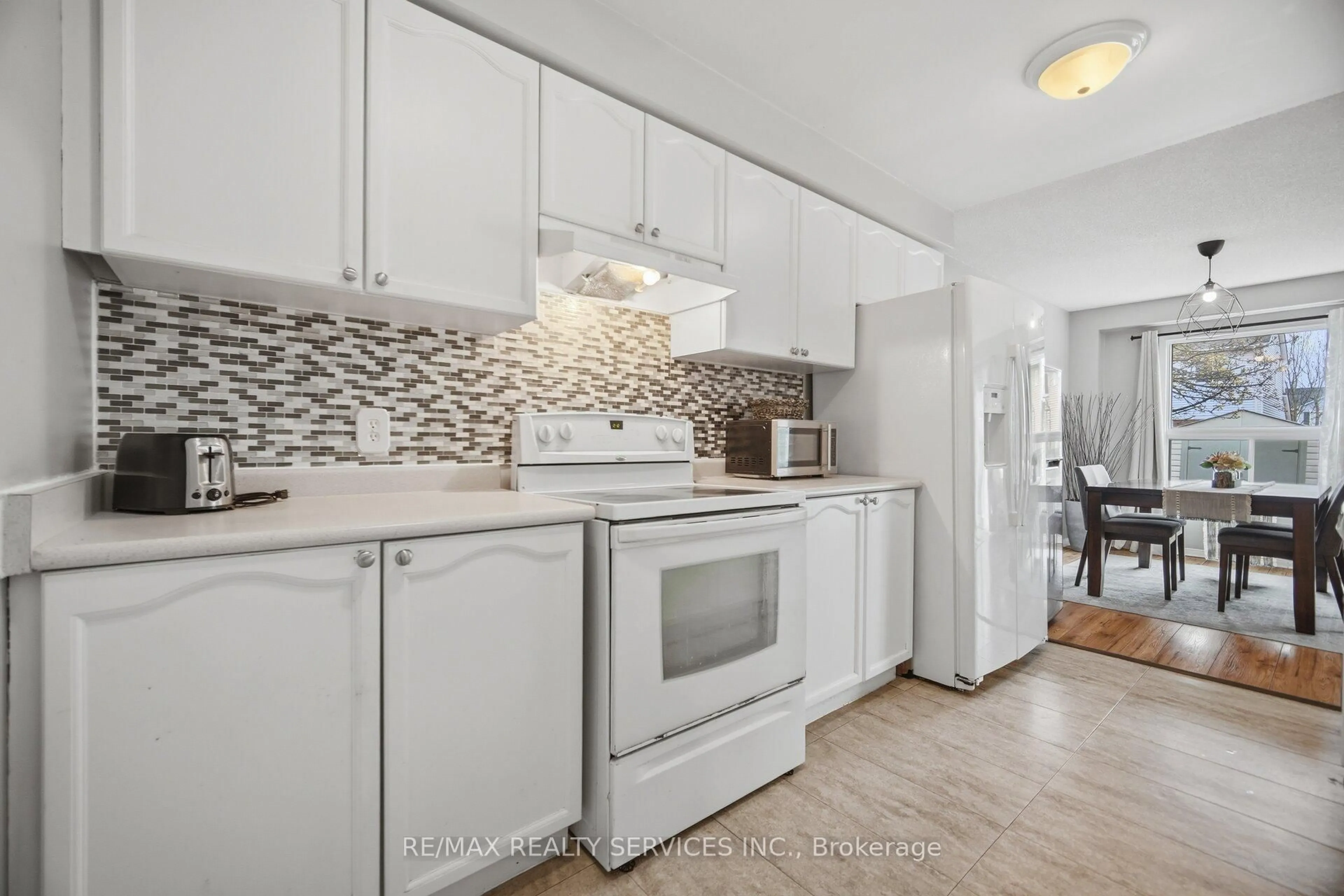 Unknown for 59 Fry Cres, Clarington Ontario L1C 4Y3