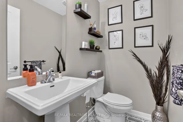 2506 Castlegate Crossing Dr, Pickering 4