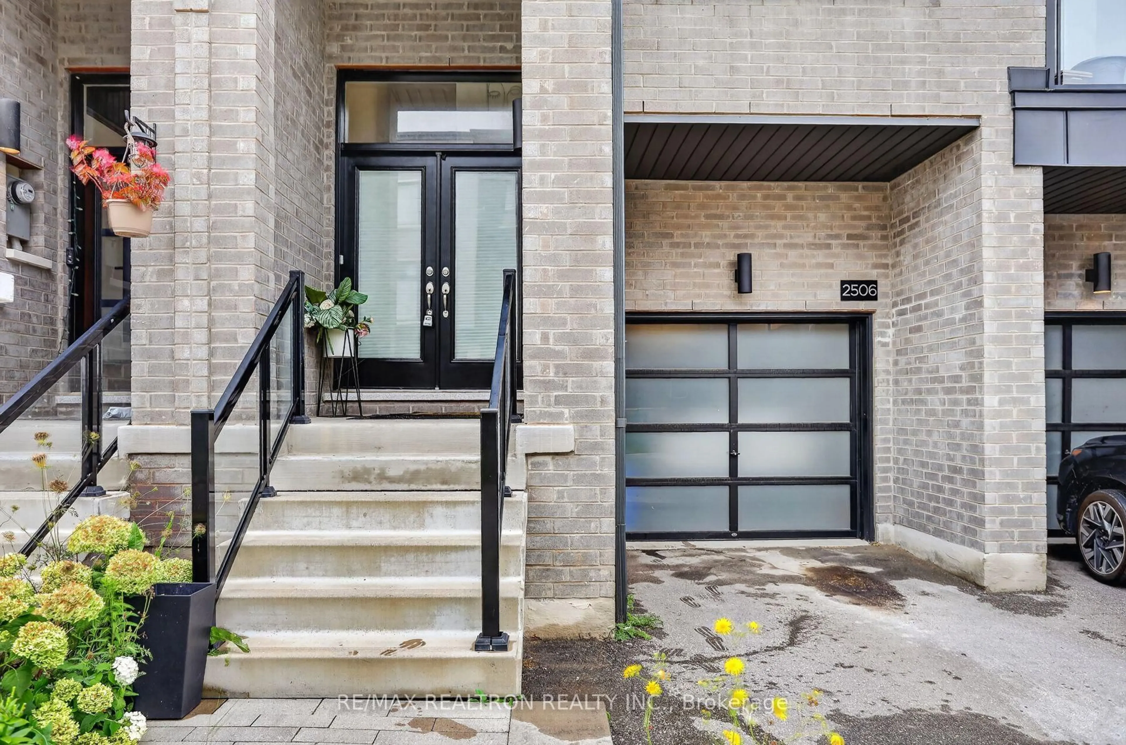Unknown for 2506 Castlegate Crossing Dr, Pickering Ontario L1X 0H8