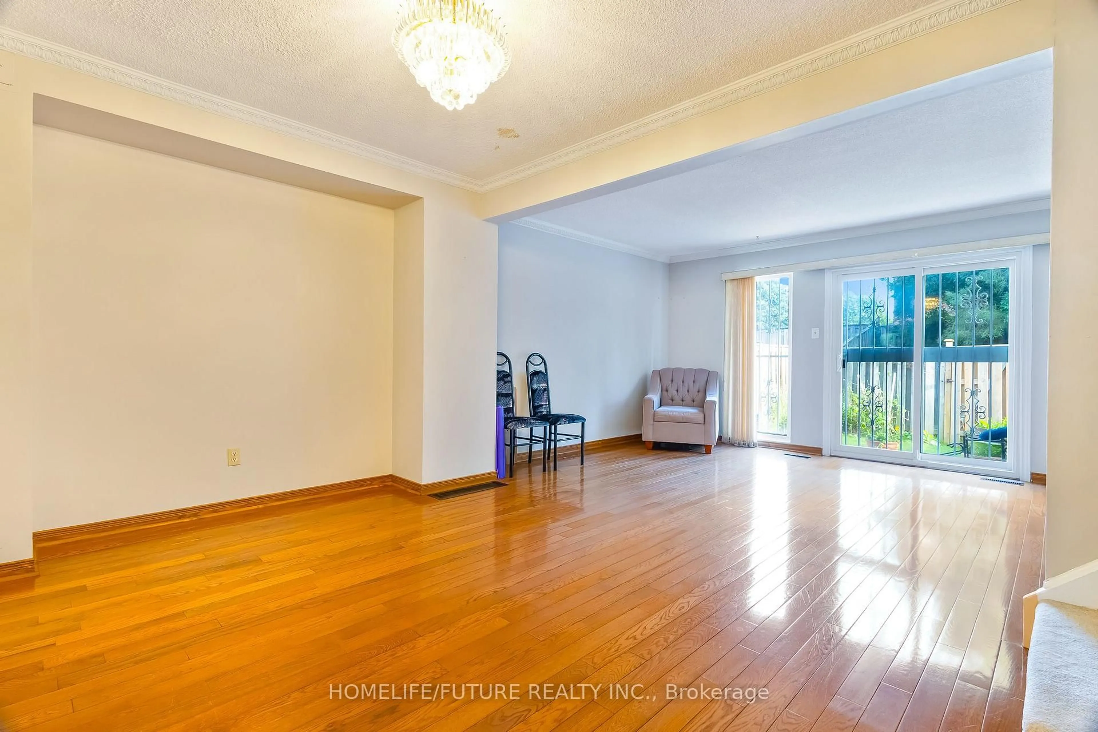 A pic of a room for 124 Dusay Pl #174, Toronto Ontario M1W 2N2