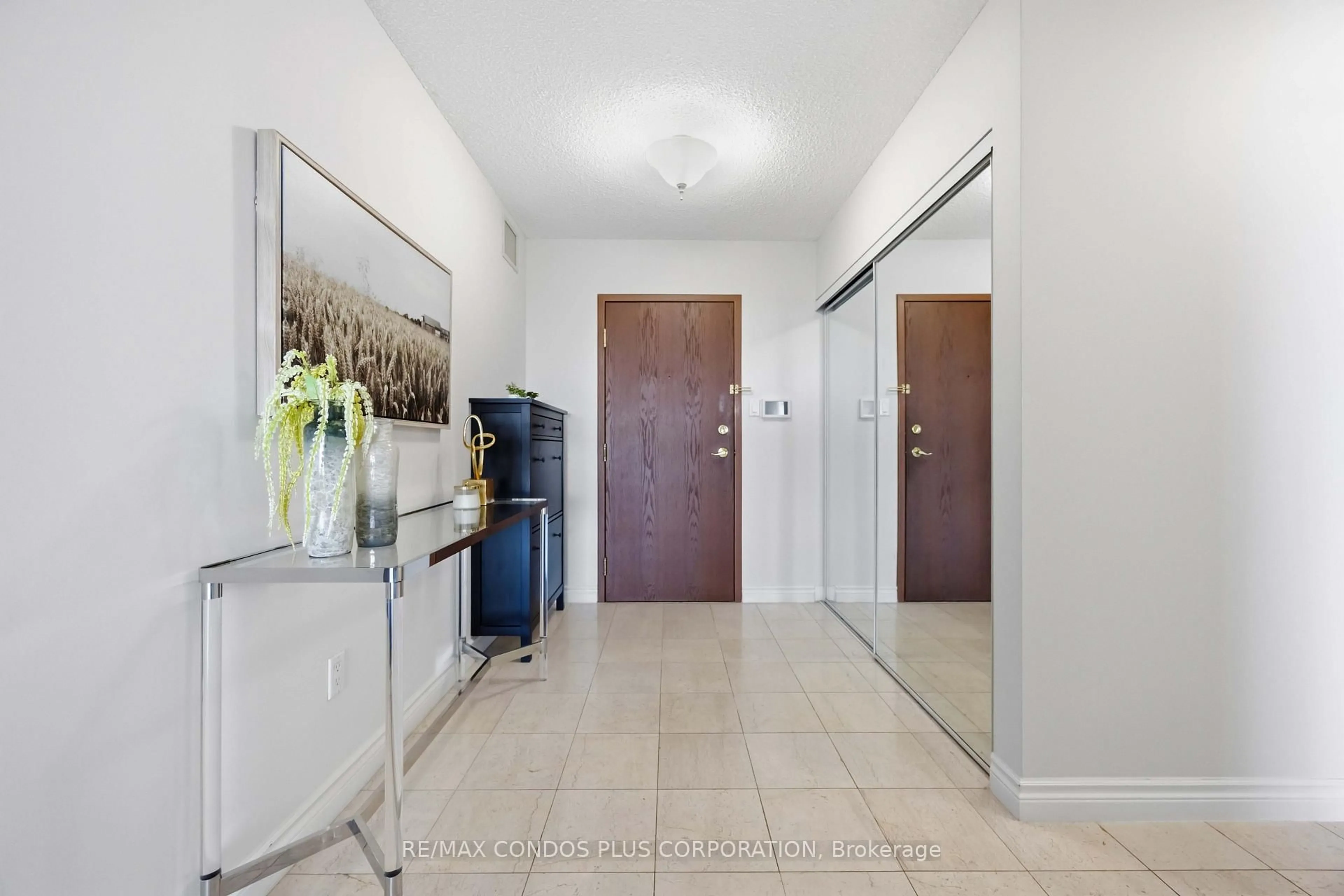 Indoor foyer for 168 Bonis Ave #1206, Toronto Ontario M1T 3V6