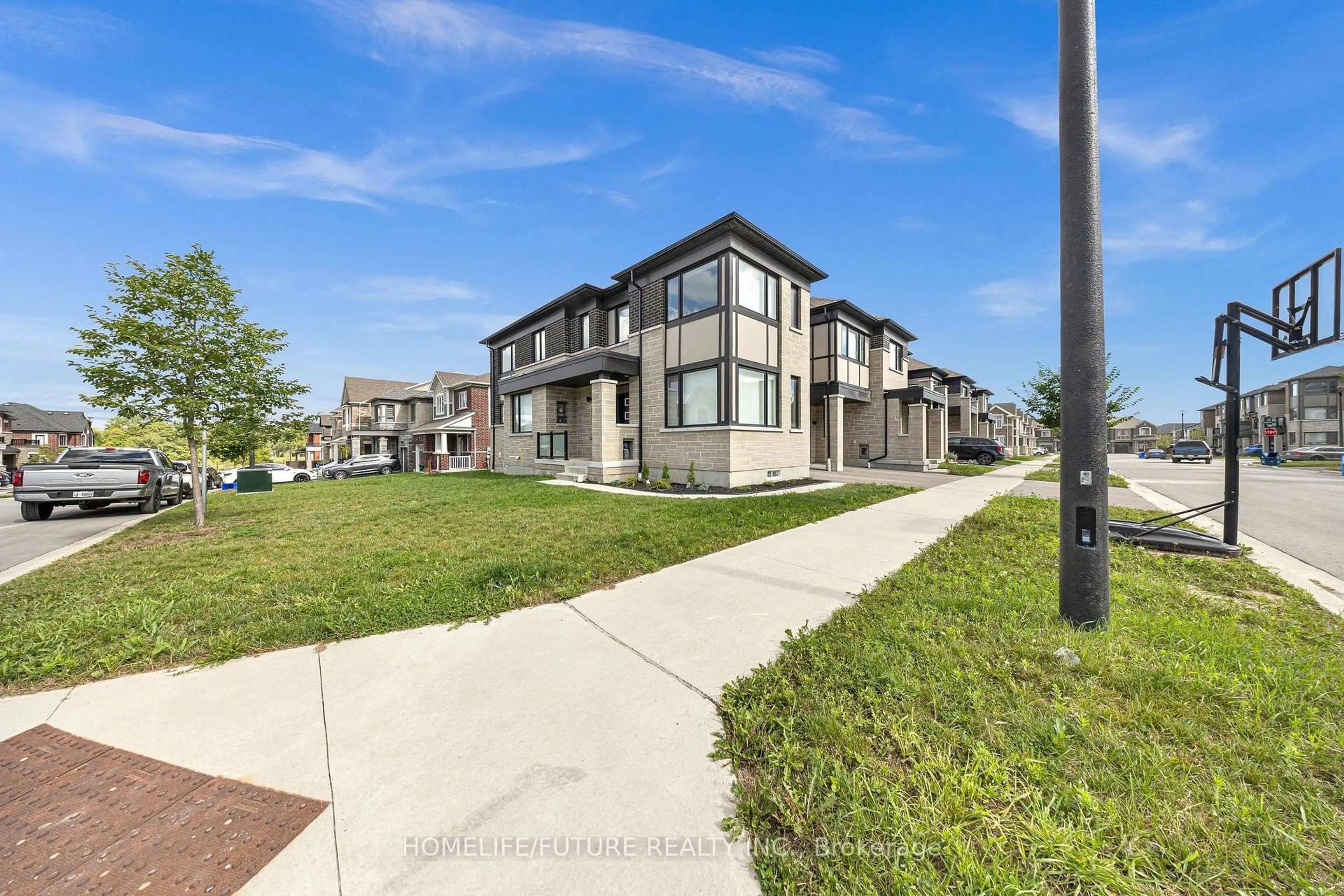 A pic from outside/outdoor area/front of a property/back of a property/a pic from drone, street for 3379 Swordbill St, Pickering Ontario L1X 0M9