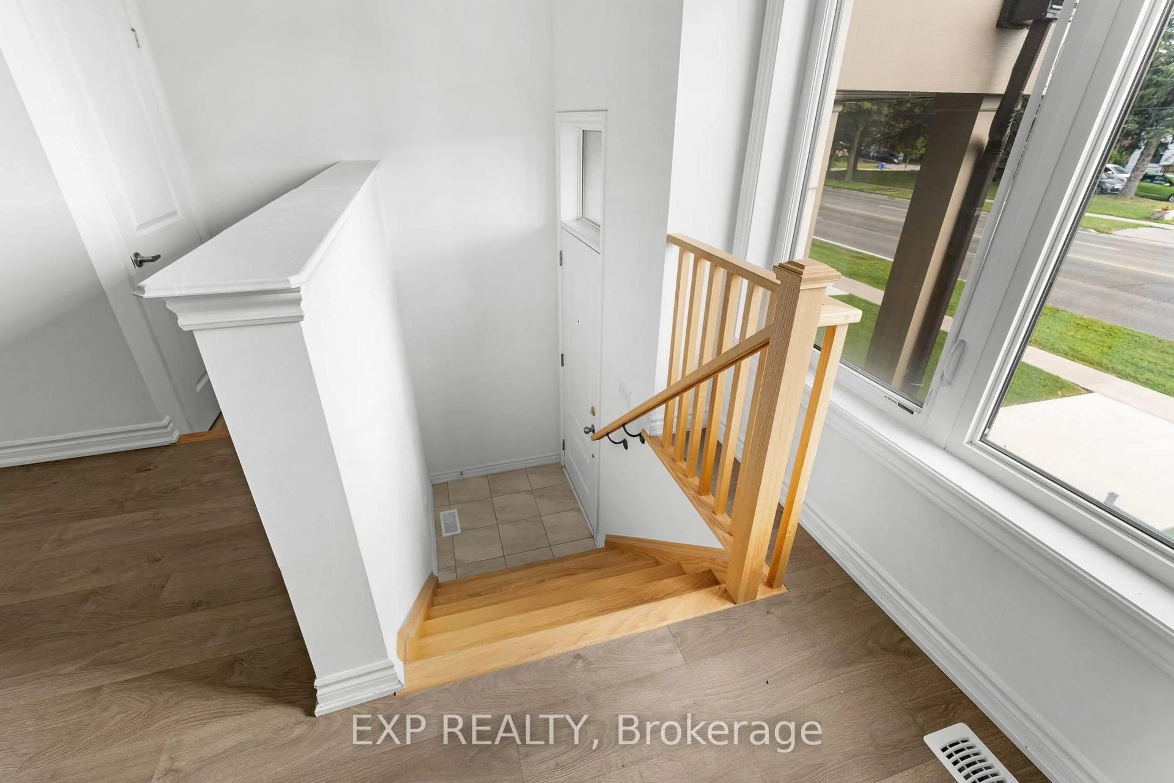 Stairs for 388 Okanagan Path, Oshawa Ontario L1H 0B1