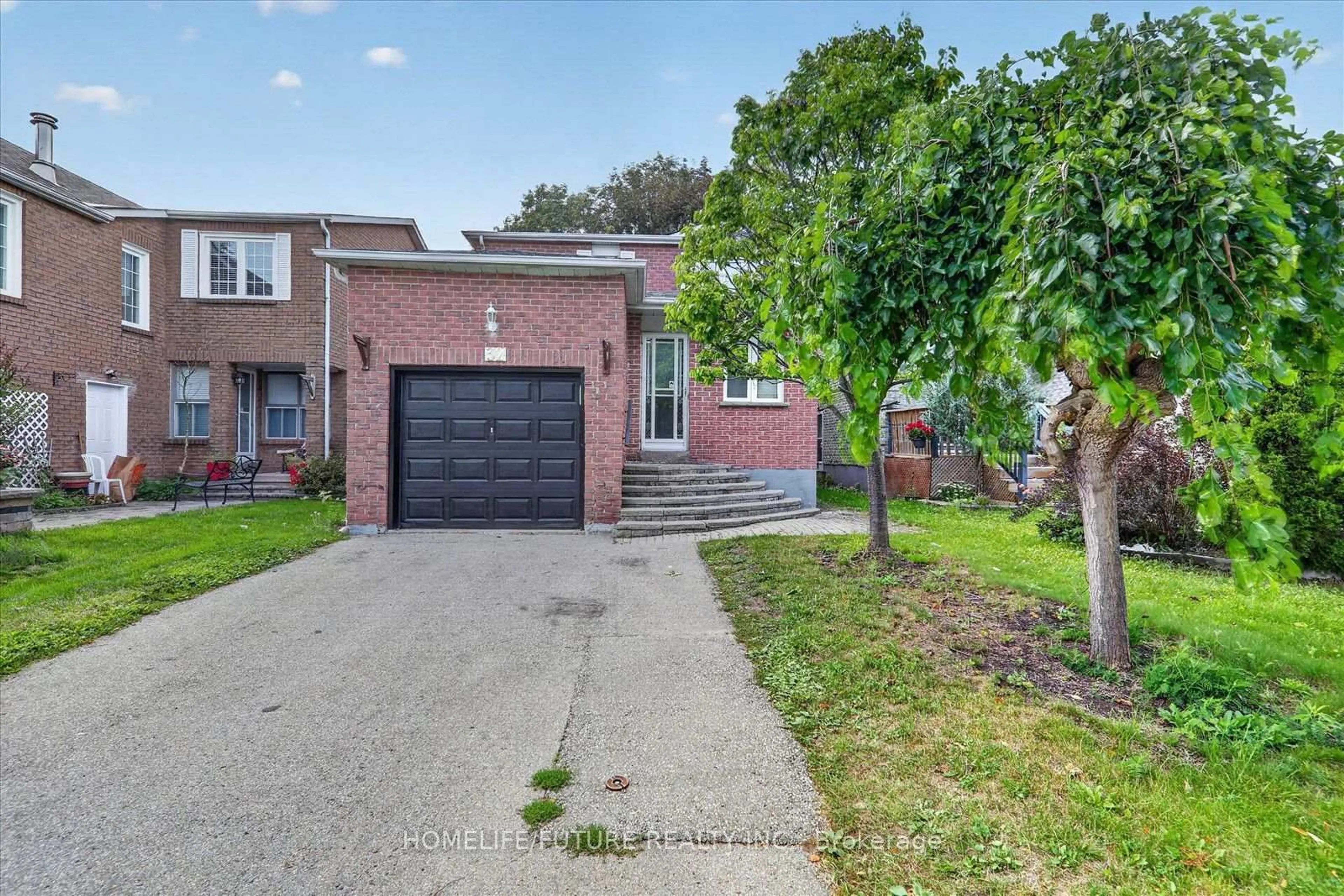 Home with brick exterior material, street for 32 Marshall Cres, Ajax Ontario L1T 2N5