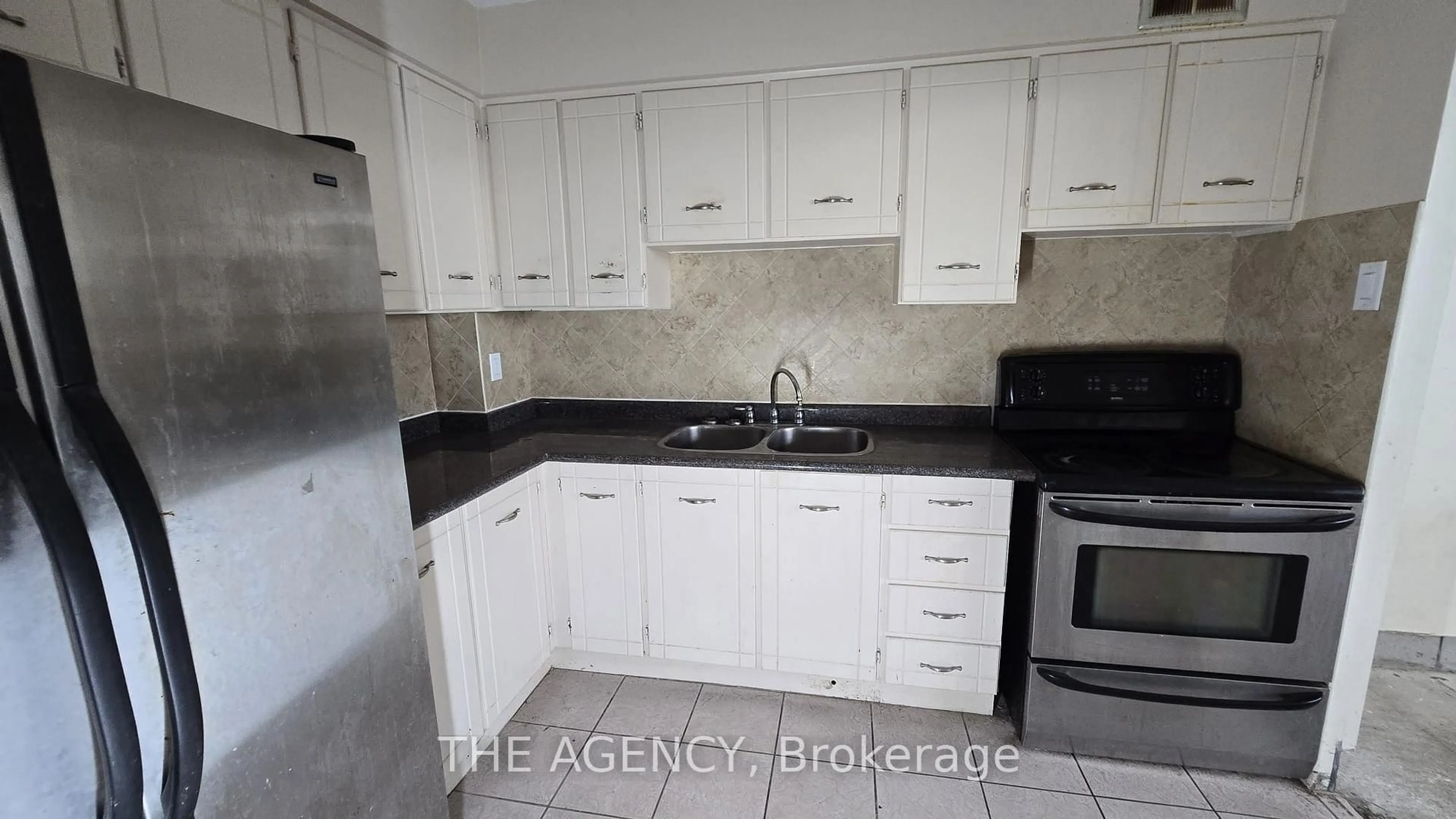 Standard kitchen, ceramic/tile floor for 207 Galloway Rd #804, Toronto Ontario M1E 4X3
