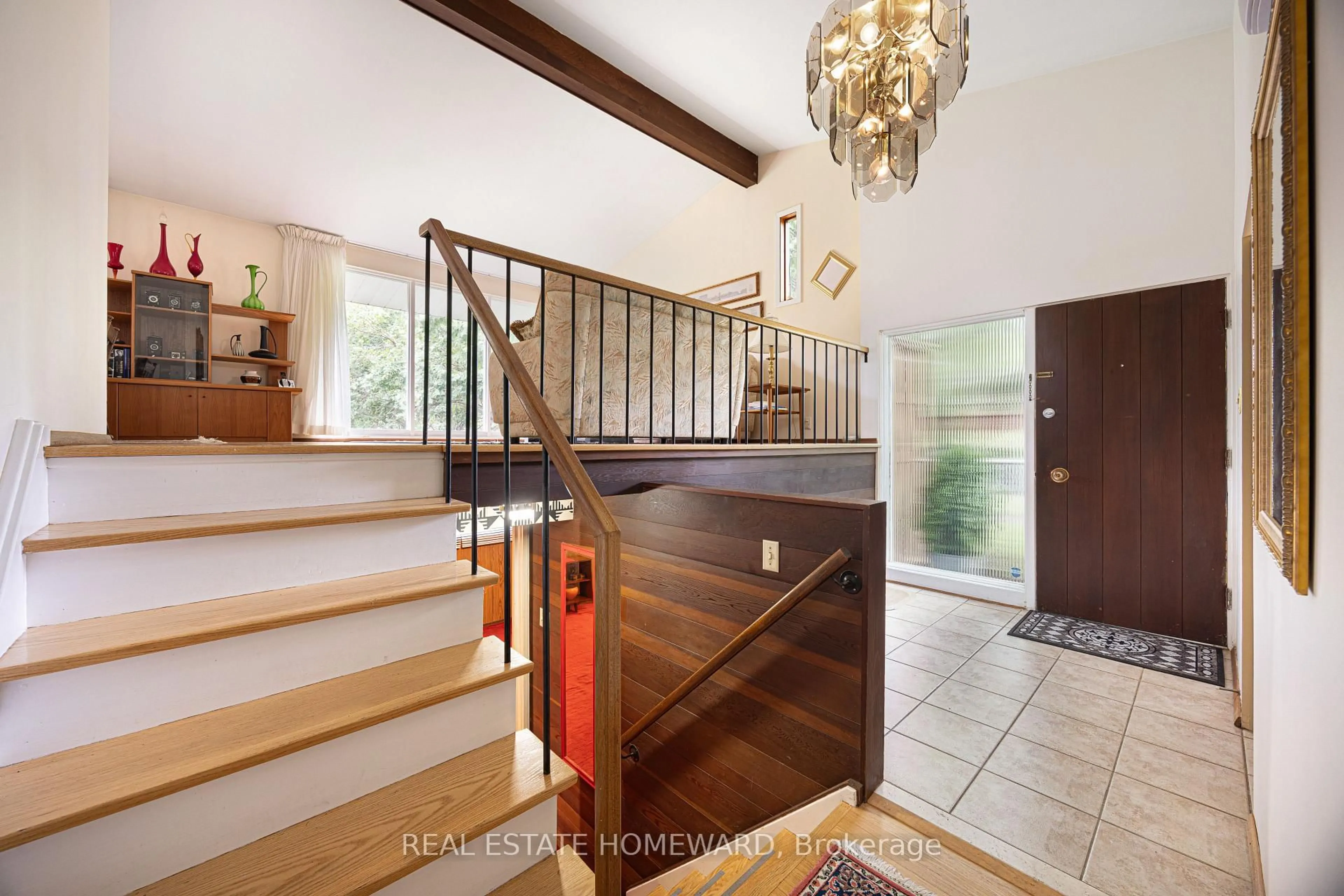 Indoor foyer for 23 Norbury Cres, Toronto Ontario M1P 3J7
