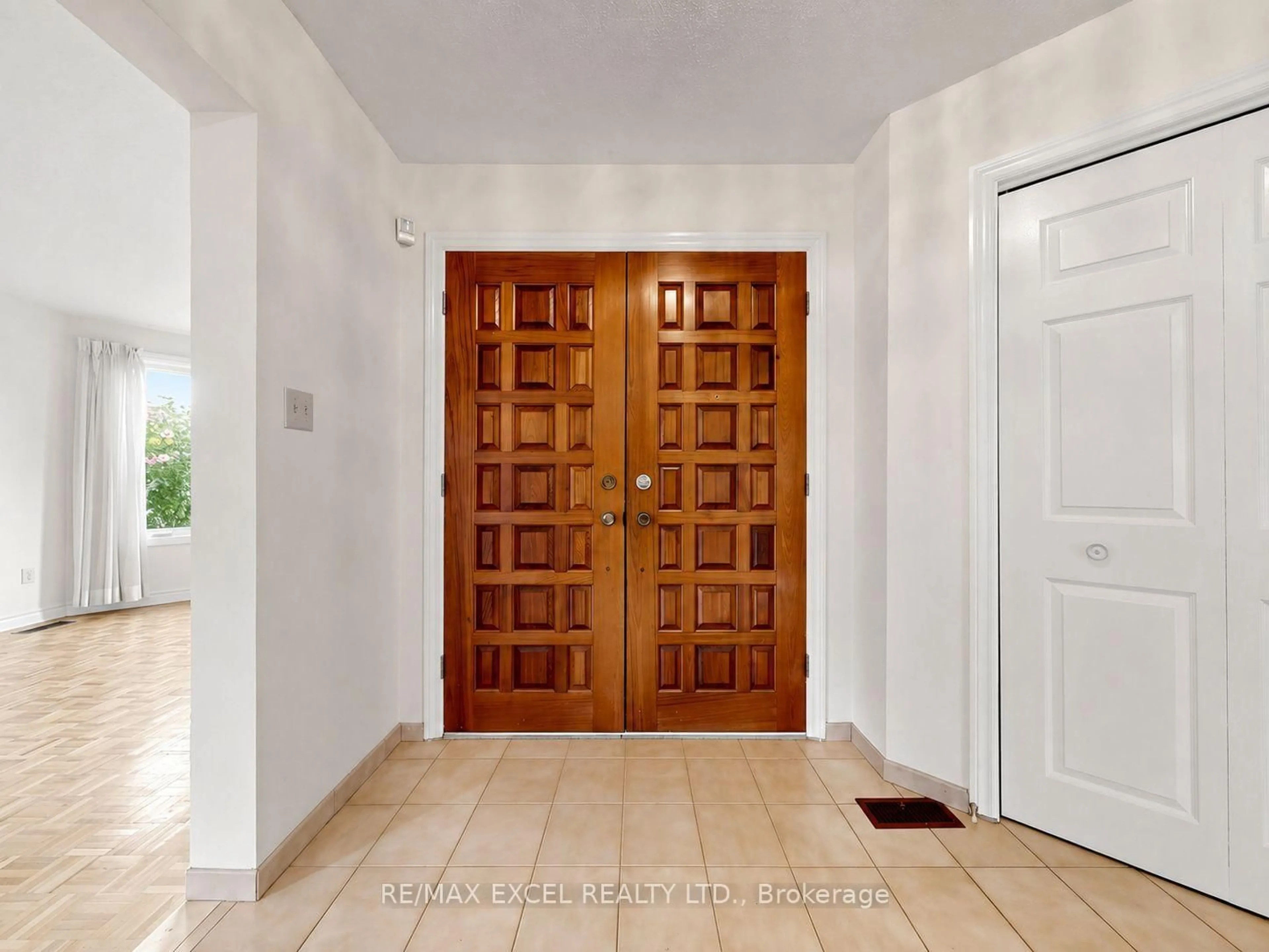 Indoor entryway for 3 Lovekin Grve, Toronto Ontario M1T 3T5