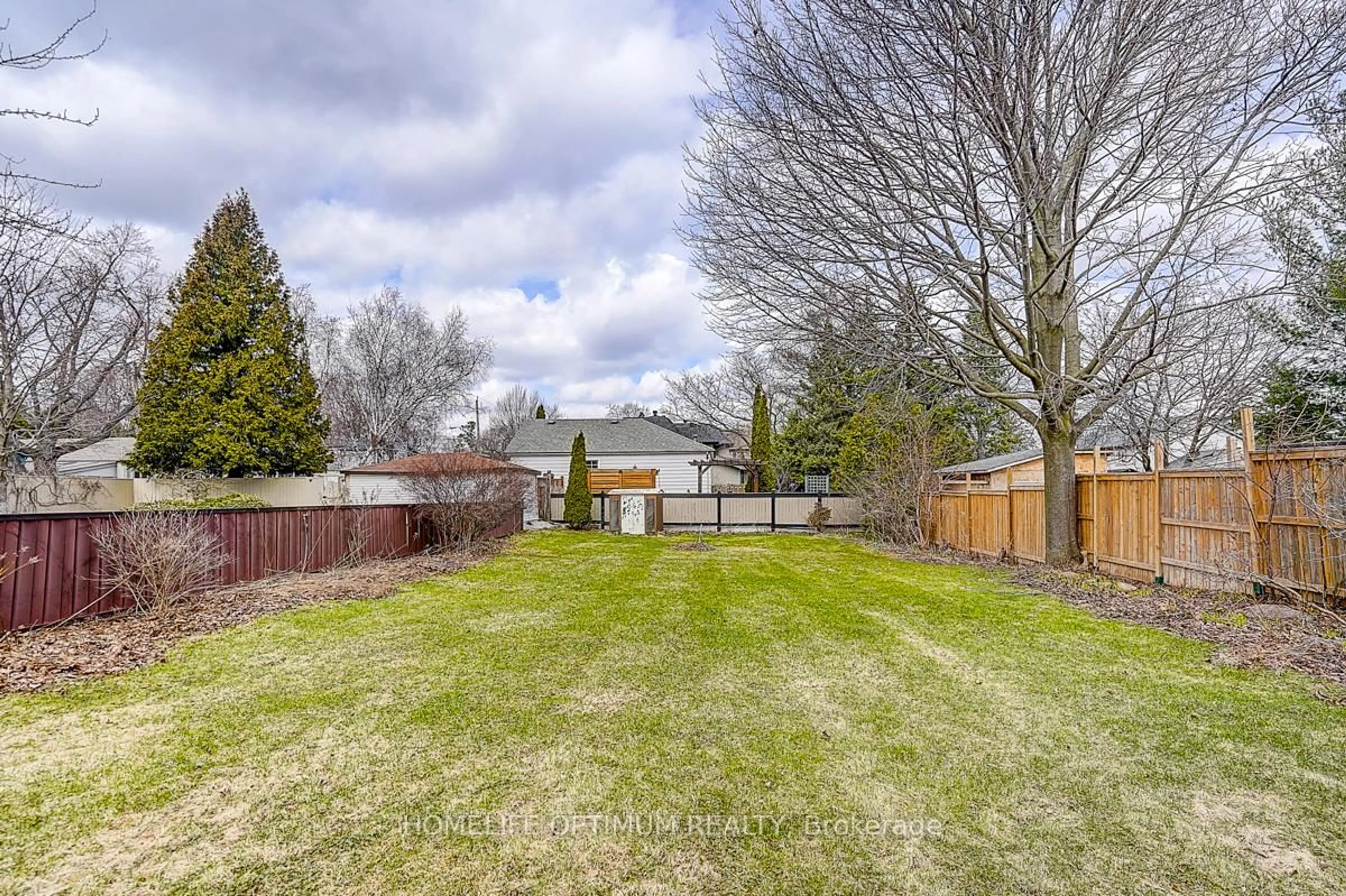 A pic from outside/outdoor area/front of a property/back of a property/a pic from drone, unknown for 16 Ayre Point Rd, Toronto Ontario M1M 1G5
