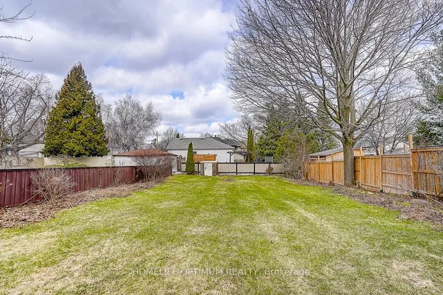16 Ayre Point Rd, Toronto 5