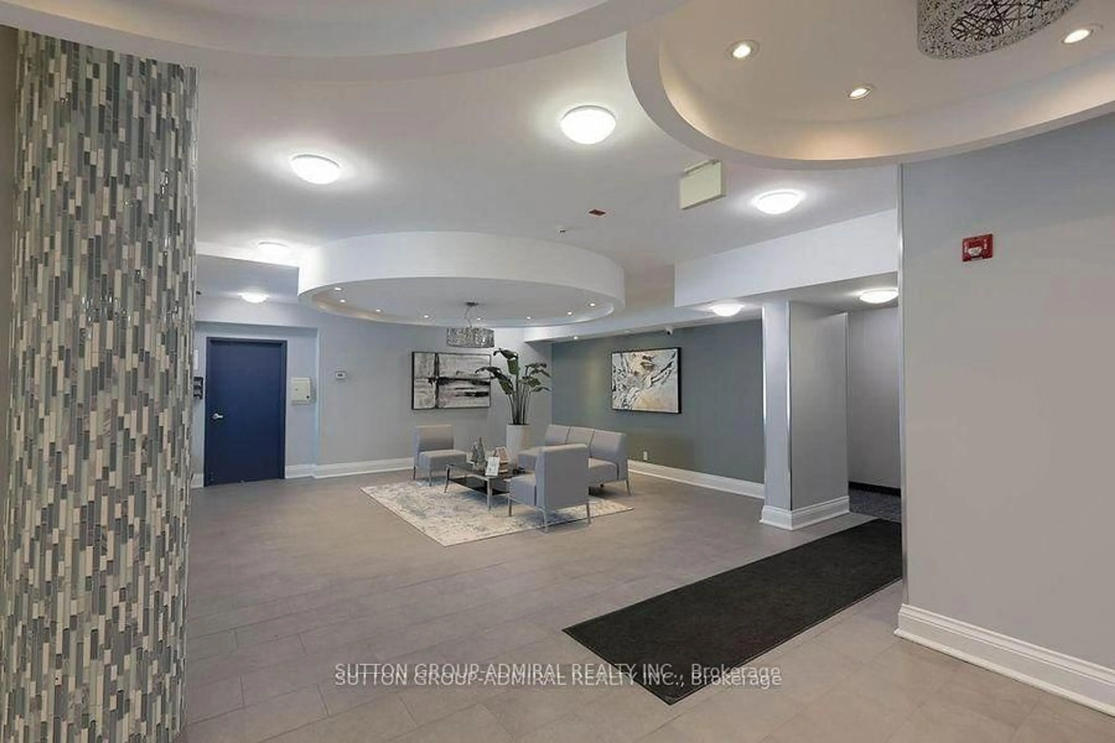 Indoor foyer for 60 Fairfax Cres #409, Toronto Ontario M1L 0E1
