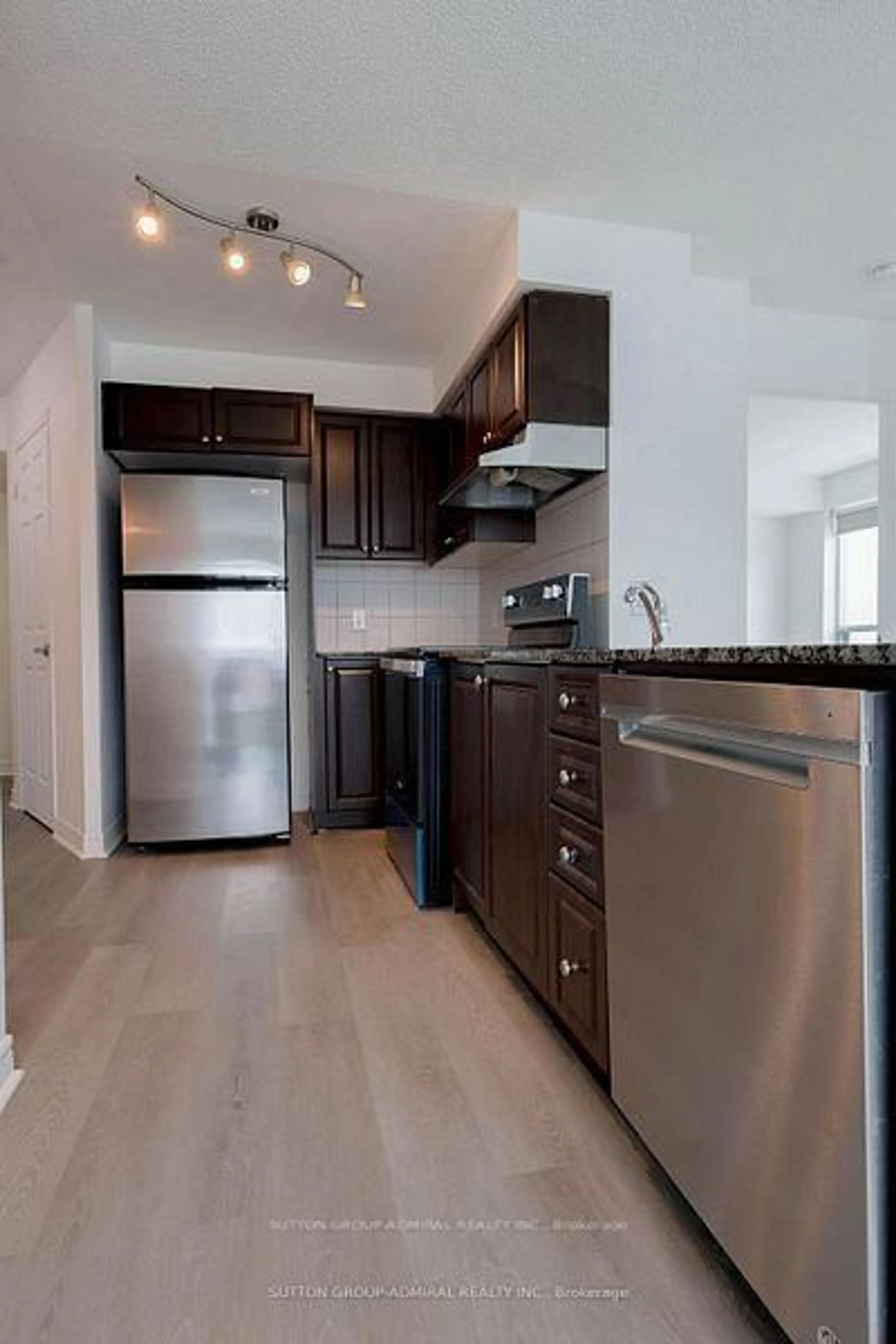 Unknown for 60 Fairfax Cres #409, Toronto Ontario M1L 0E1