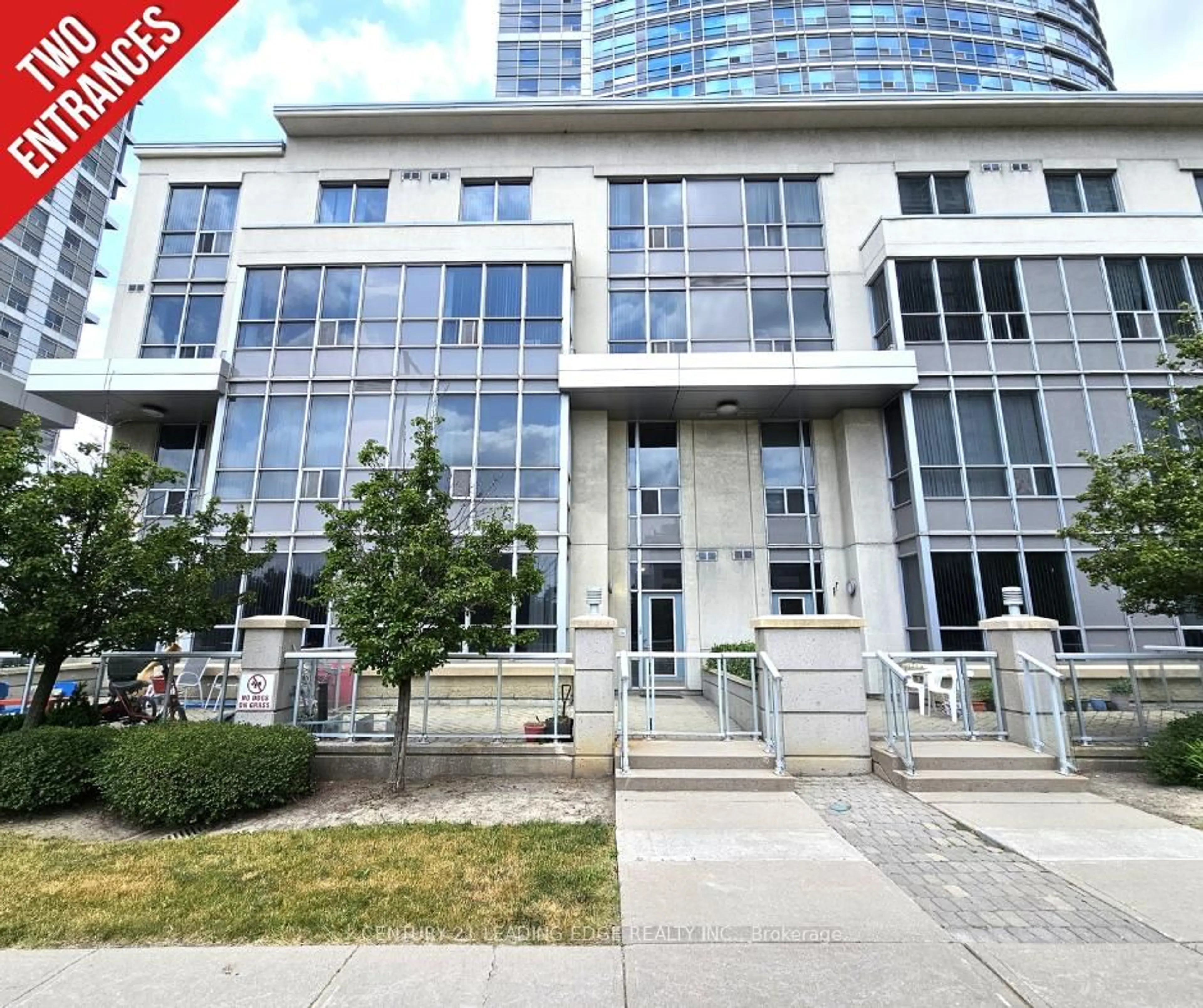 Unknown for 38 Lee Centre Dr #TH120, Toronto Ontario M1H 3J7