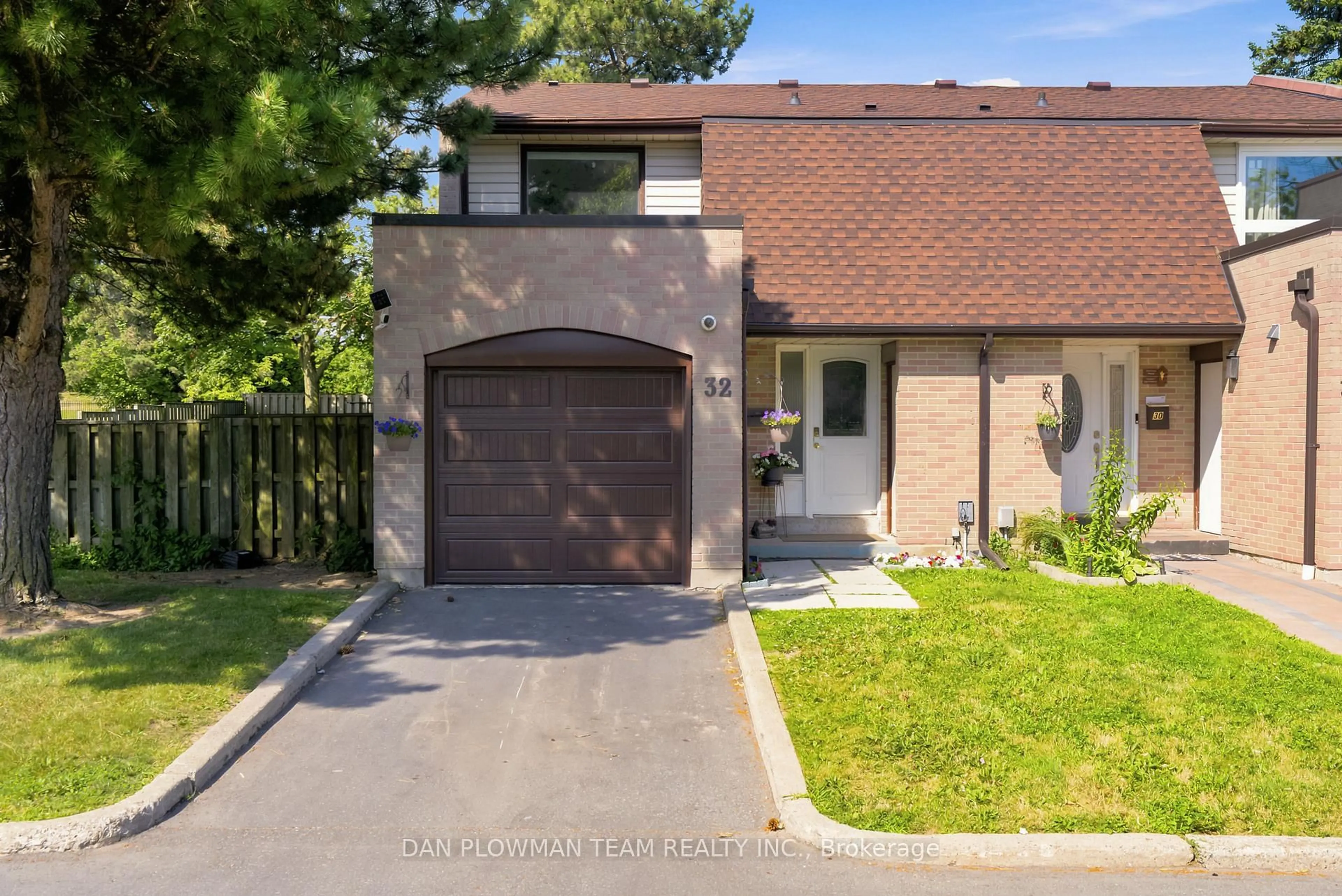 Home with brick exterior material, street for 11 Livonia Pl #32, Toronto Ontario M1E 4W5