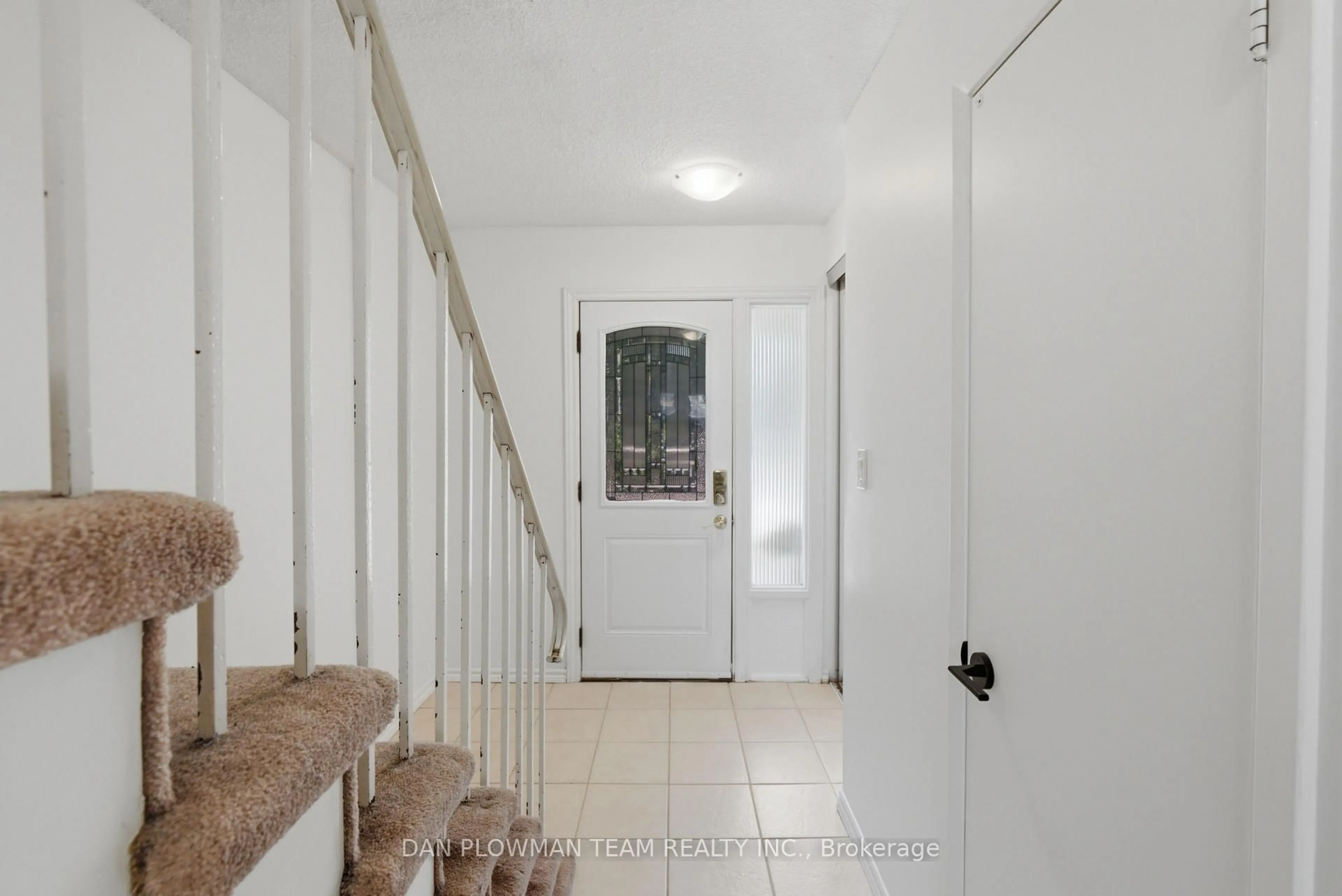 Unknown for 11 Livonia Pl #32, Toronto Ontario M1E 4W5