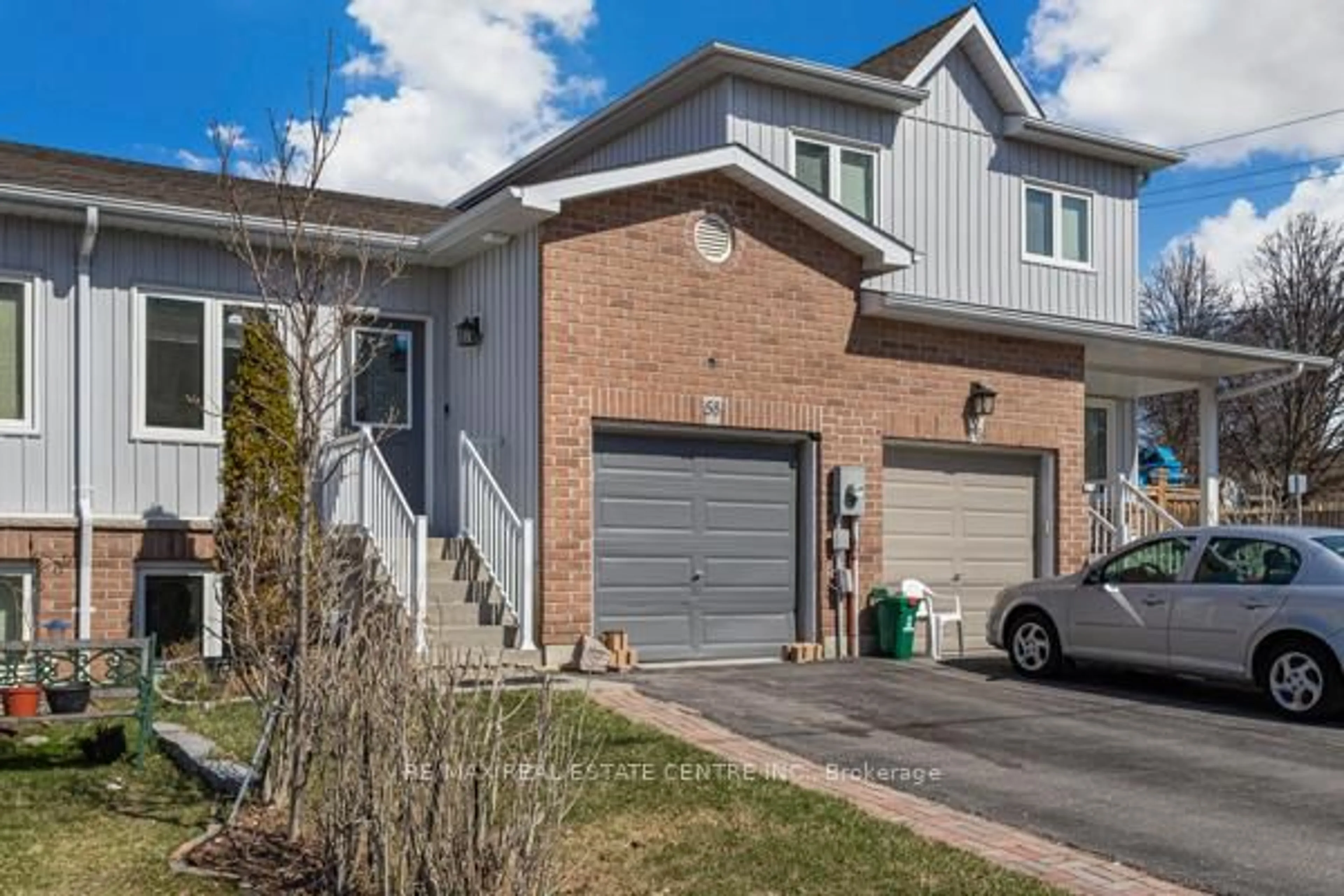 Home with brick exterior material, street for 58 Avenue St, Oshawa Ontario L1H 0B7