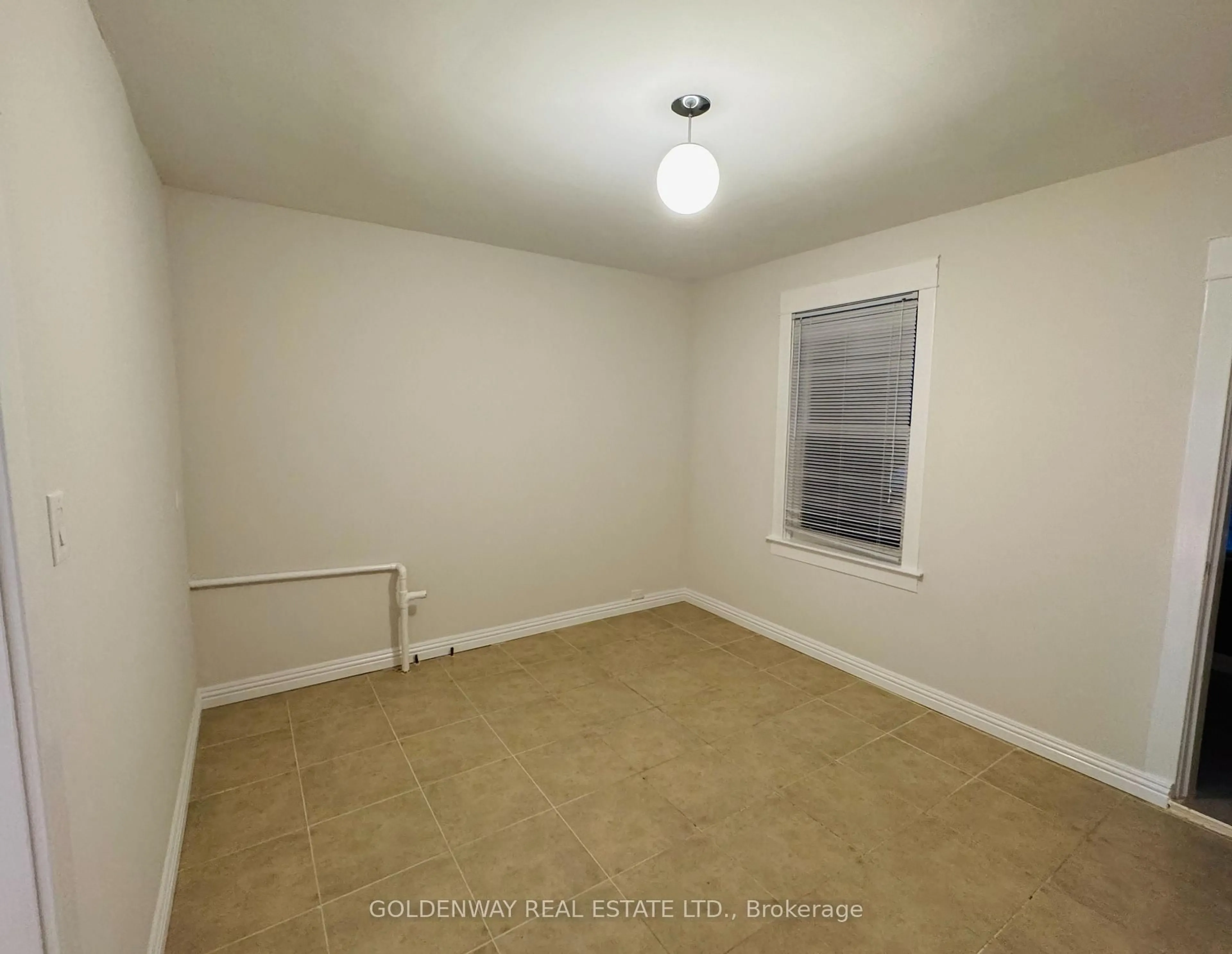 A pic of a room for 327 Springdale Blvd, Toronto Ontario M4C 2A3