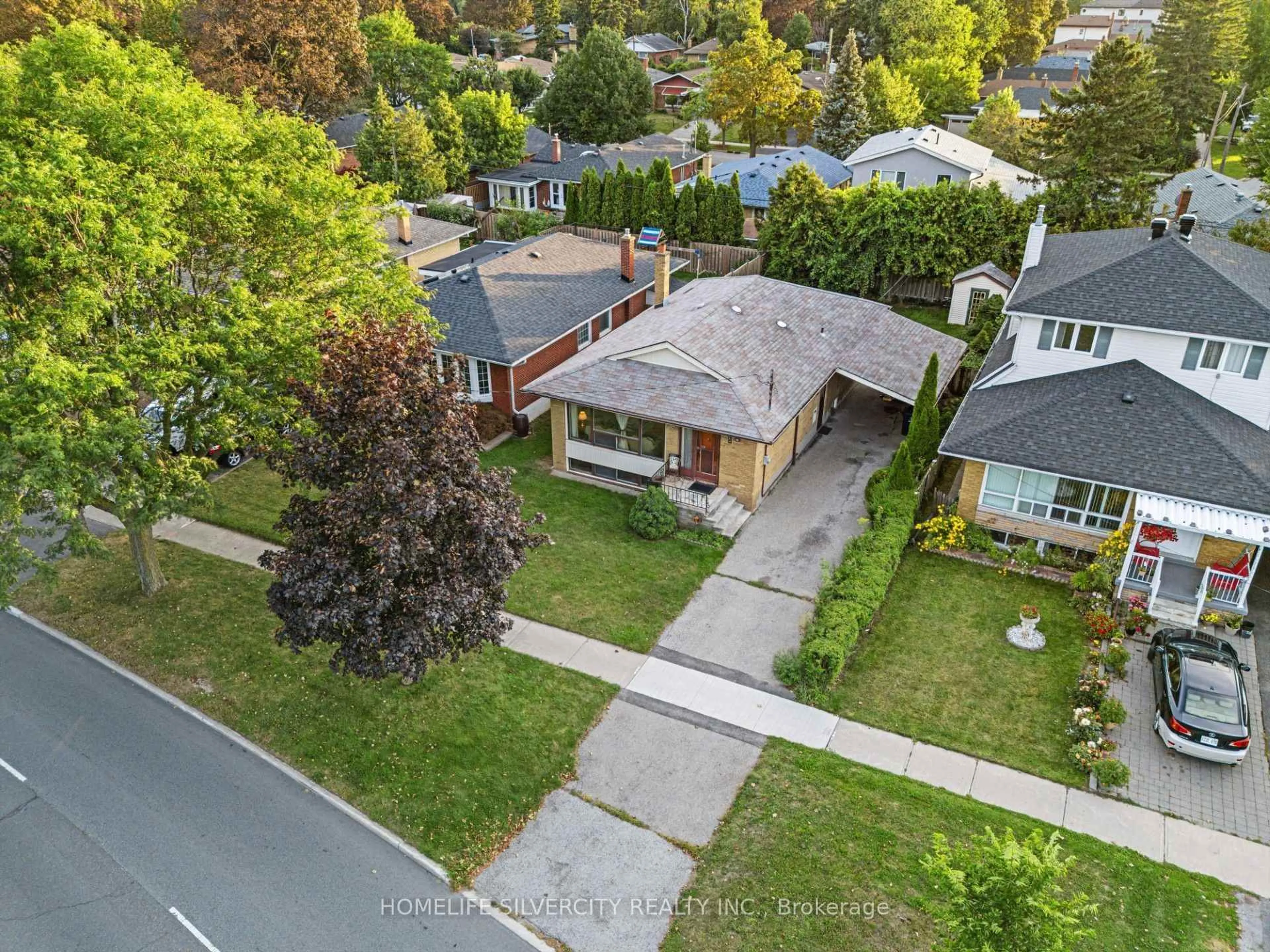 A pic from outside/outdoor area/front of a property/back of a property/a pic from drone, street for 364 Bellamy Rd, Toronto Ontario M1H 1E8