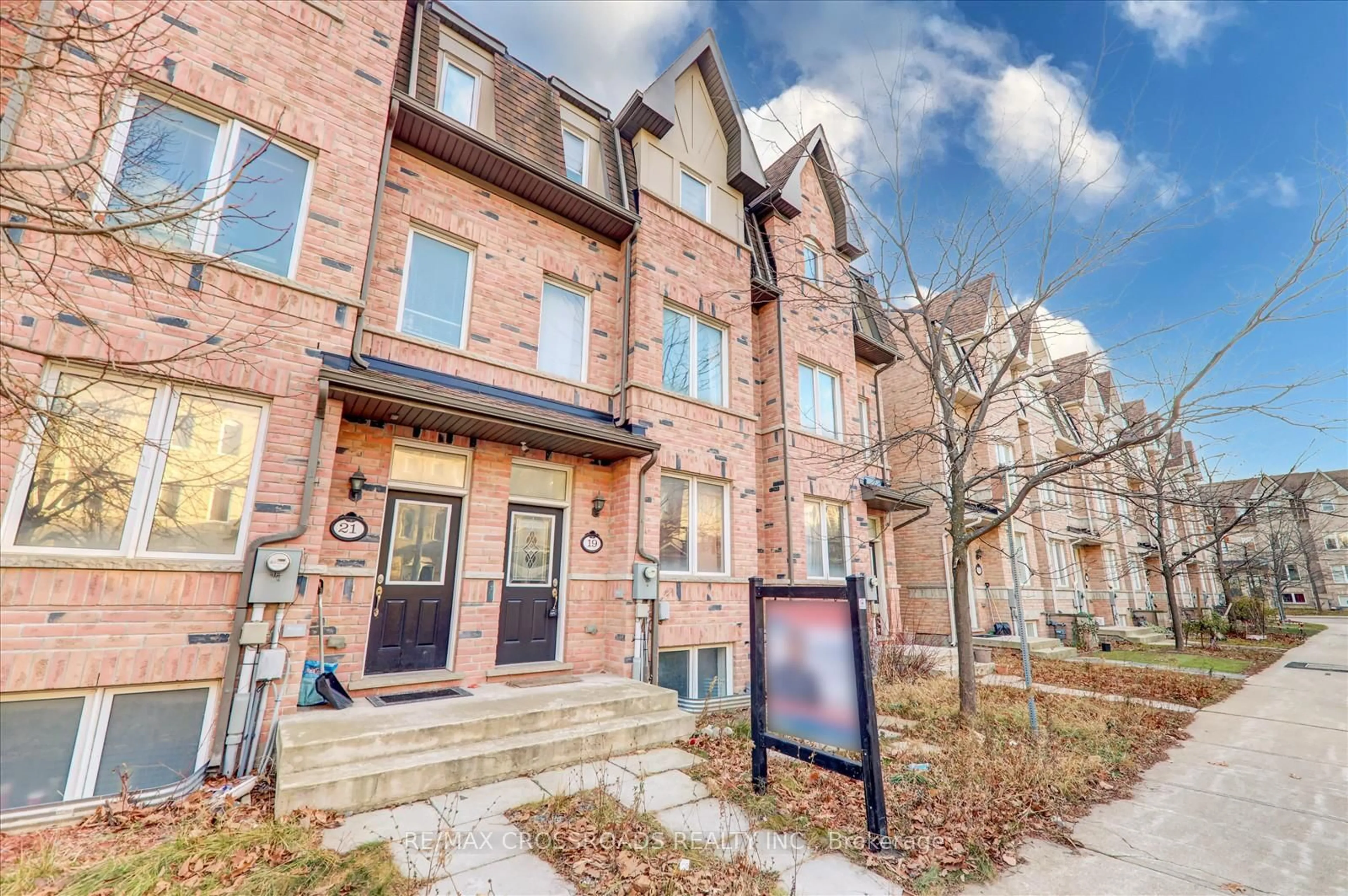 Home with brick exterior material, street for 19 Kawneer Terr, Toronto Ontario M1P 0C3