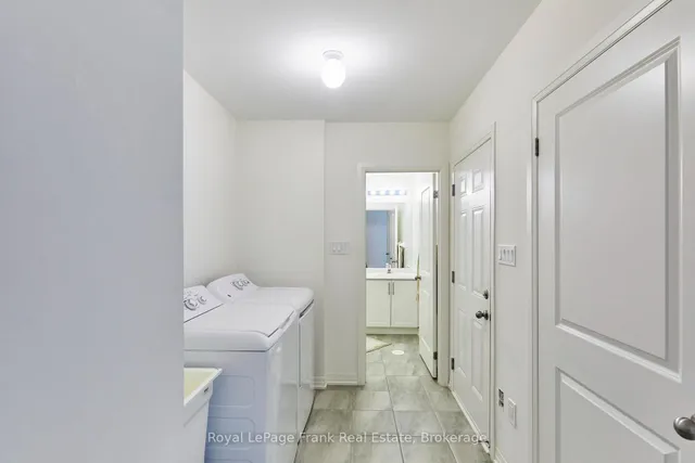 26 Clarington Blvd, Clarington 4
