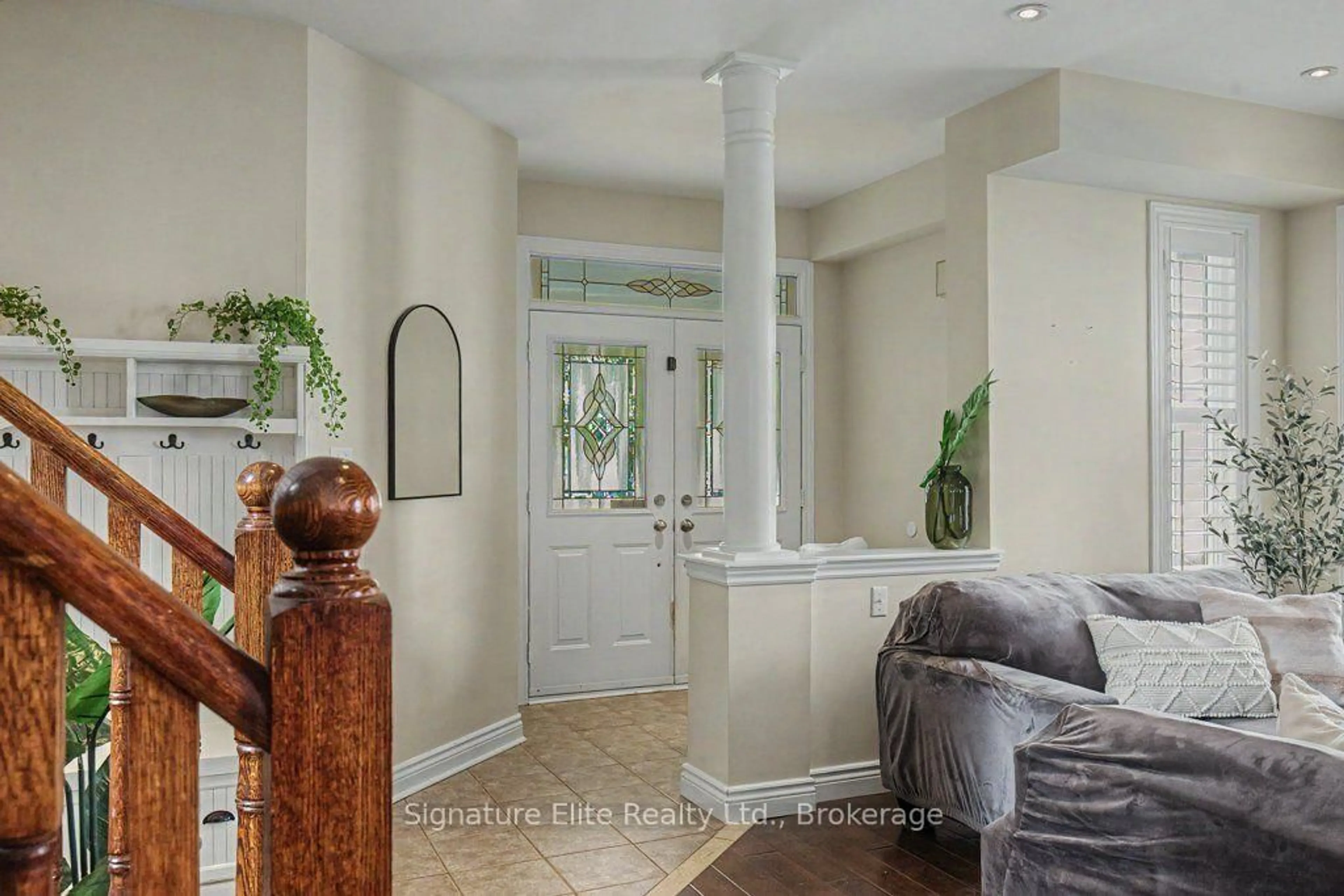 Indoor entryway for 48 Hawstead Cres, Whitby Ontario L1M 2M4