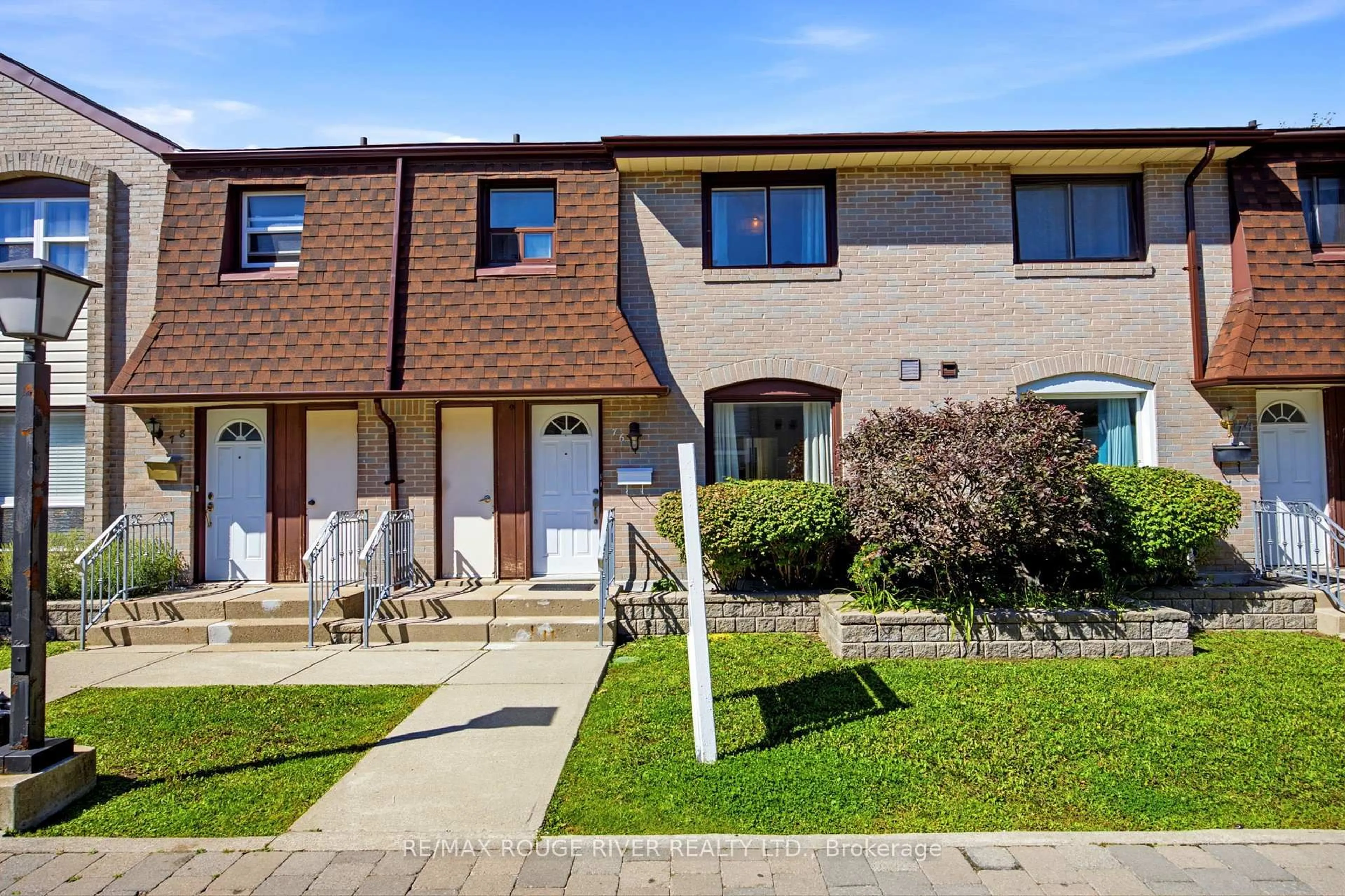 A pic from outside/outdoor area/front of a property/back of a property/a pic from drone, street for 21 Livonia Pl #76, Toronto Ontario M1E 4W5