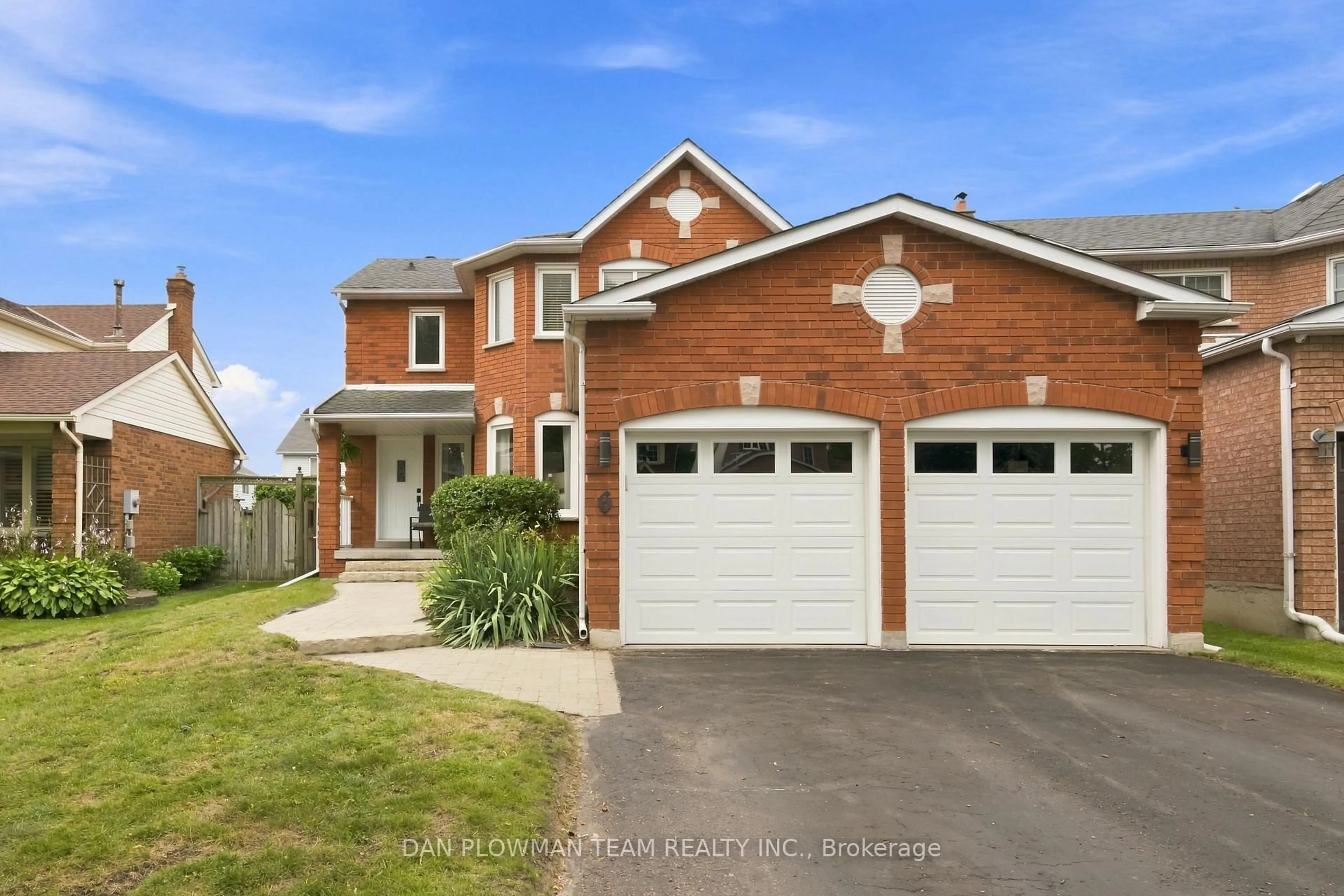 Home with brick exterior material, street for 6 Saddlebrook Crt, Clarington Ontario L1E 2C5