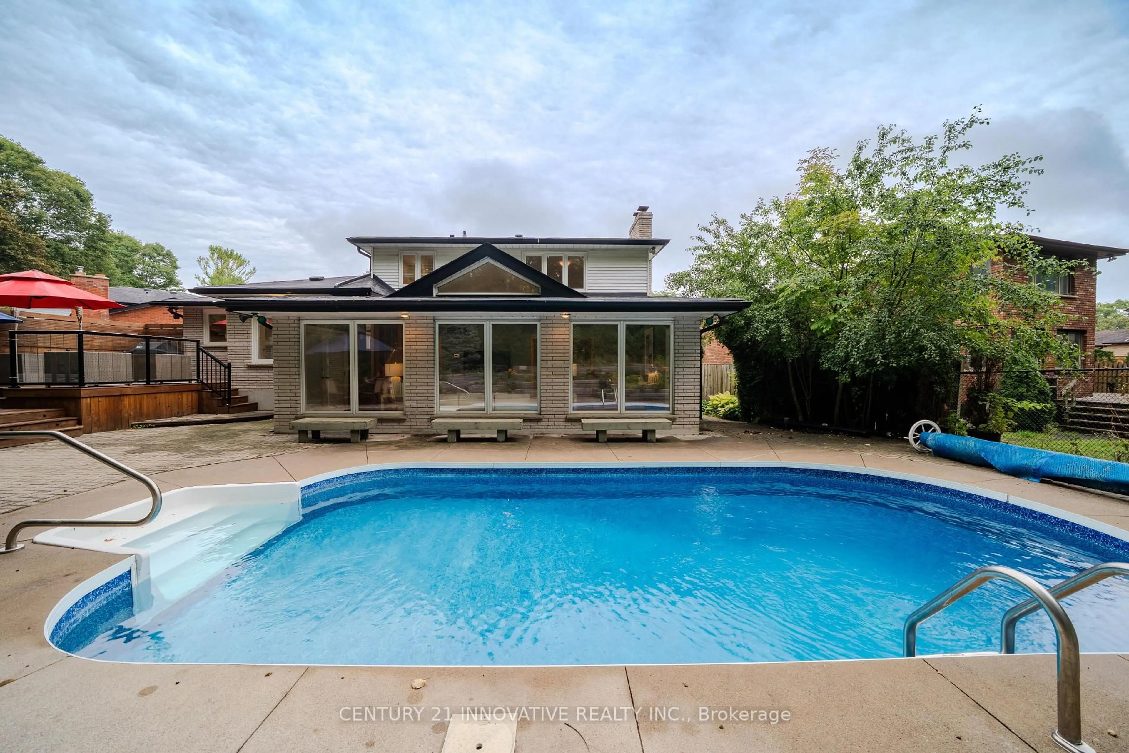 Pool for 1058 Chelsea Crt, Oshawa Ontario L1G 7R4